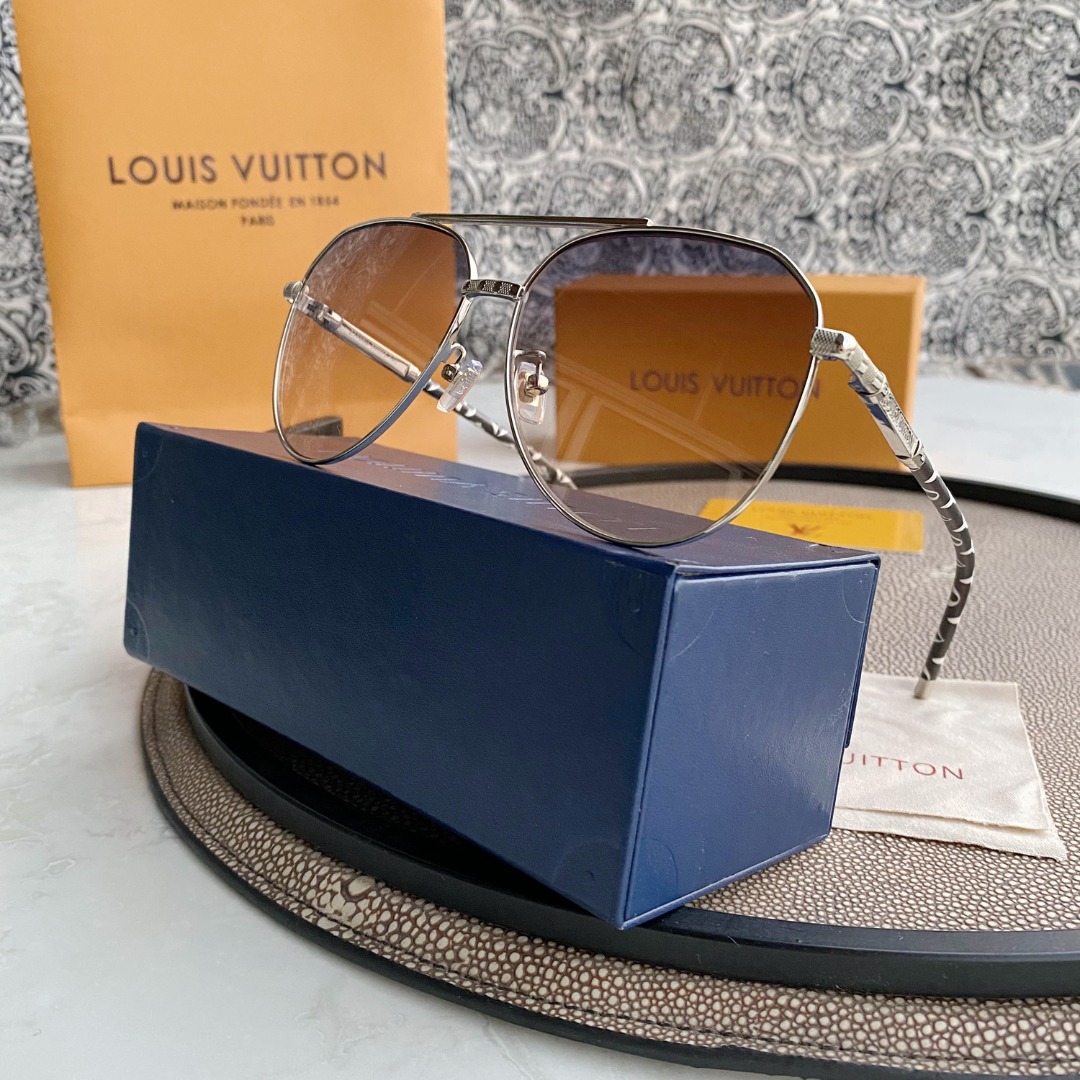 MATTHEW WILLIAMSON MAGNOLIA SUNGLASSES IN YELLOW GOLD