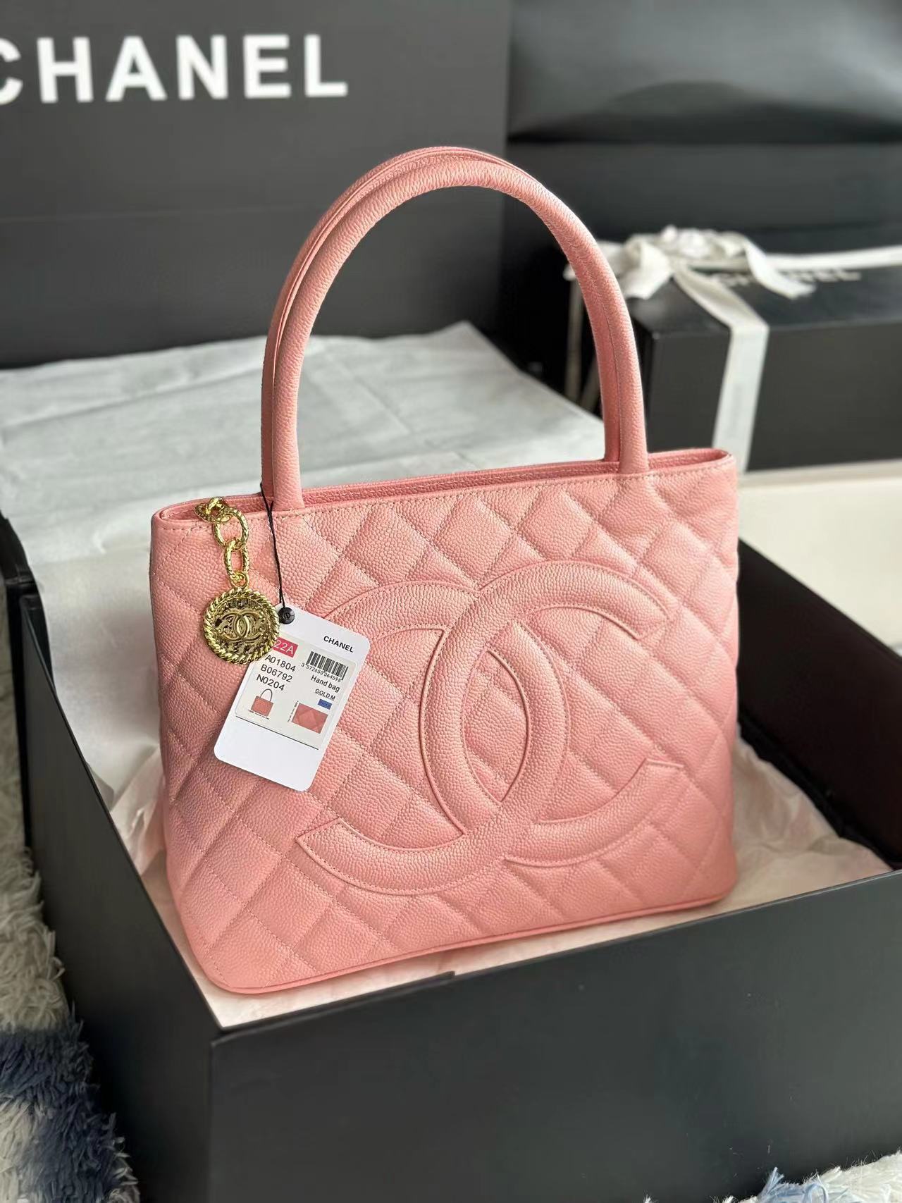 Chanel Tote In Pink