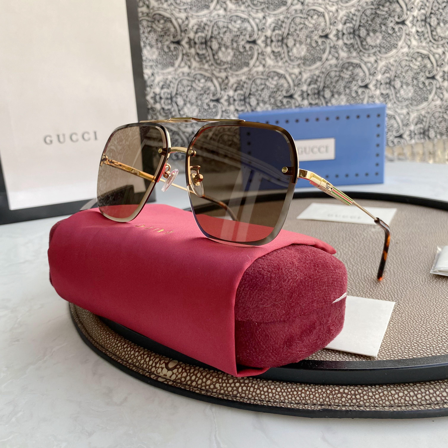 GUCCI SUNGLASSES