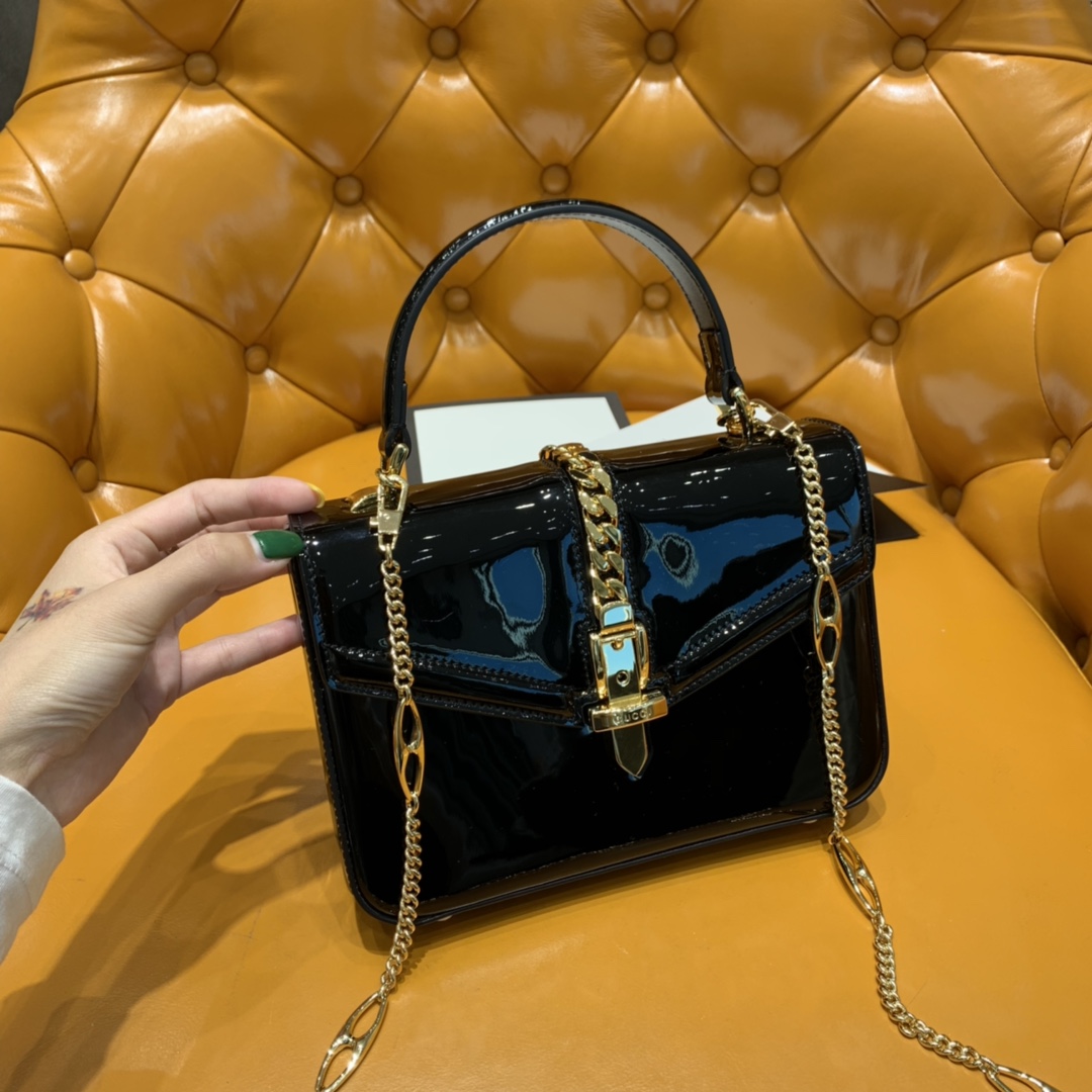 𝗚𝘂𝗰𝗰𝗶 𝗦𝘆𝗹𝘃𝗶𝗲 𝟭𝟵𝟲𝟵