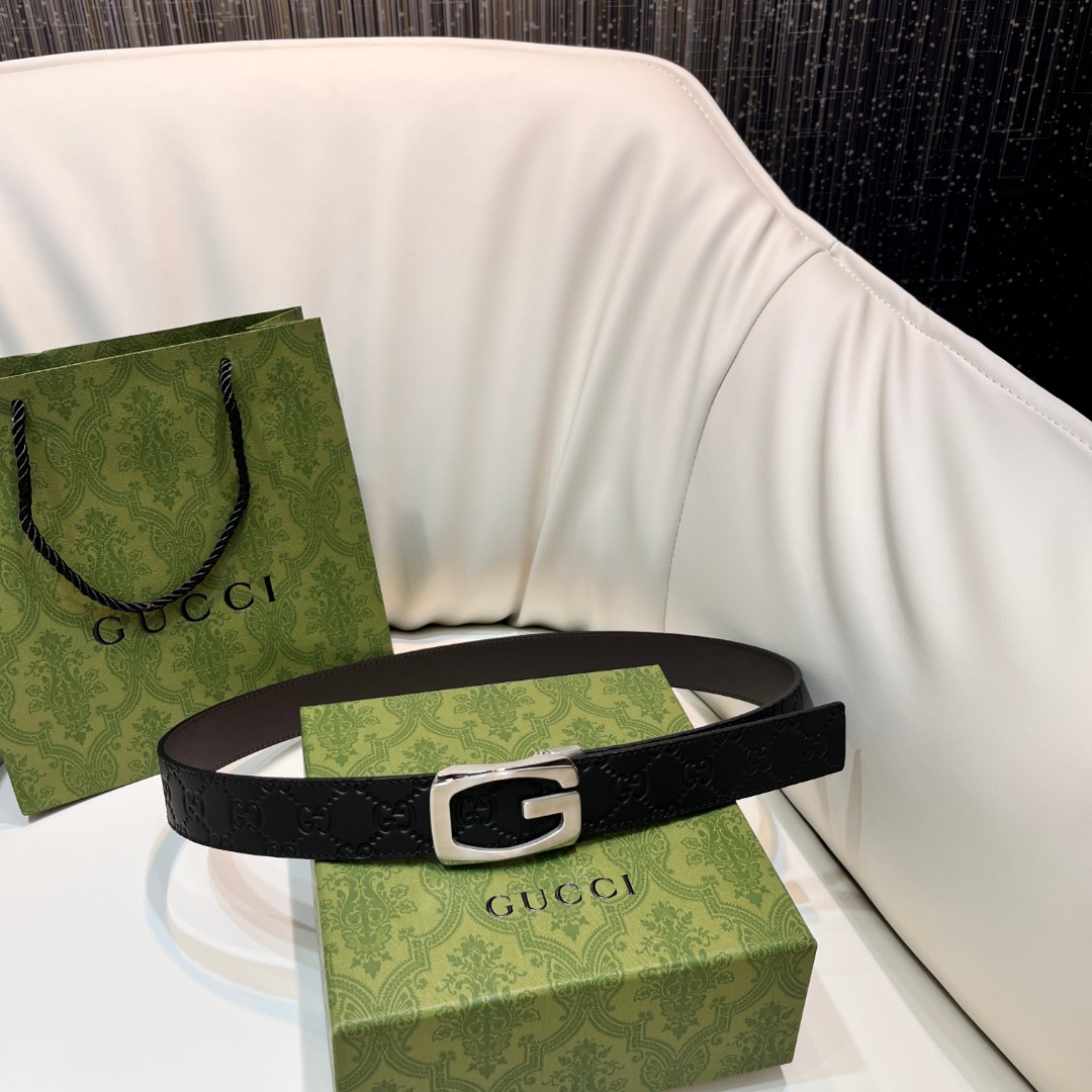 Square G reversible leather belt