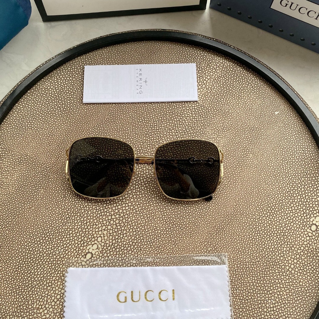 GUCCI GG0724S 001 WITH DETACHABLE JEWELLERY CHARMS