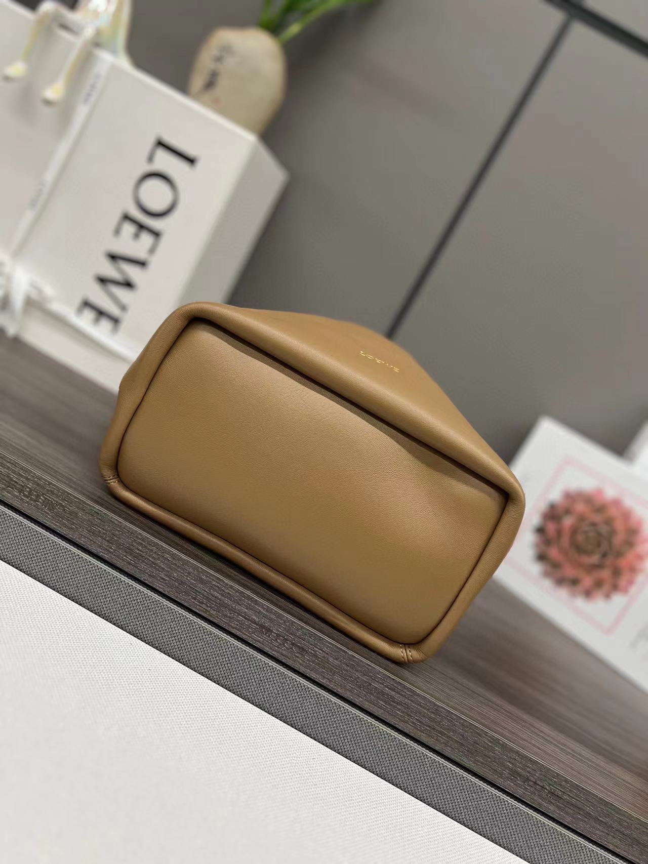 LOEWE Medium Squeeze bag in nappa lambskin