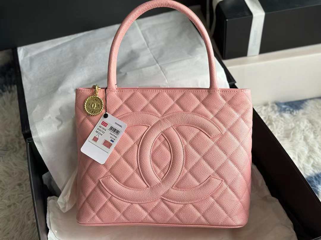 Chanel Tote In Pink