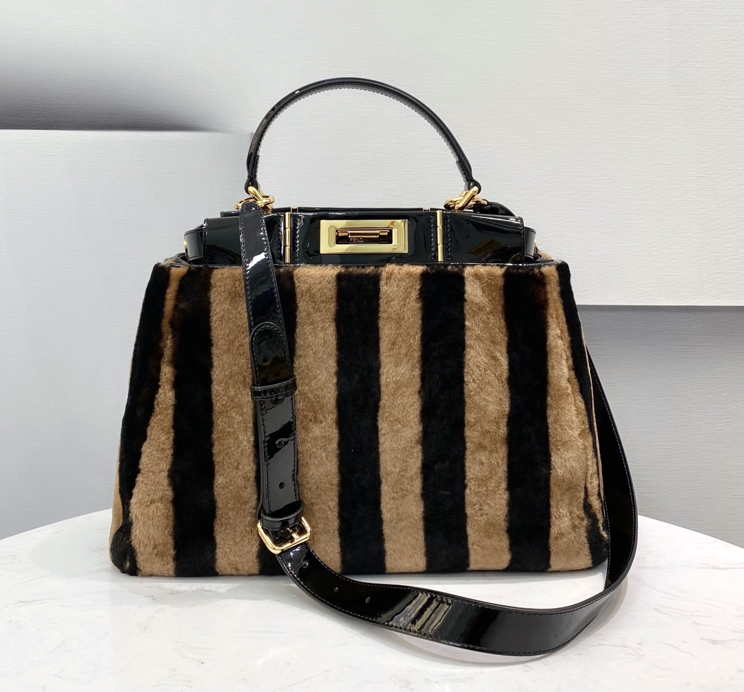 Fendi O’Lock Zipper