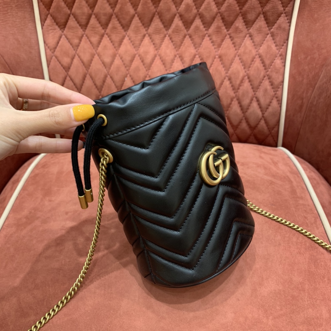 𝙂𝙪𝙘𝙘𝙞 𝙢𝙖𝙧𝙢𝙤𝙣𝙩