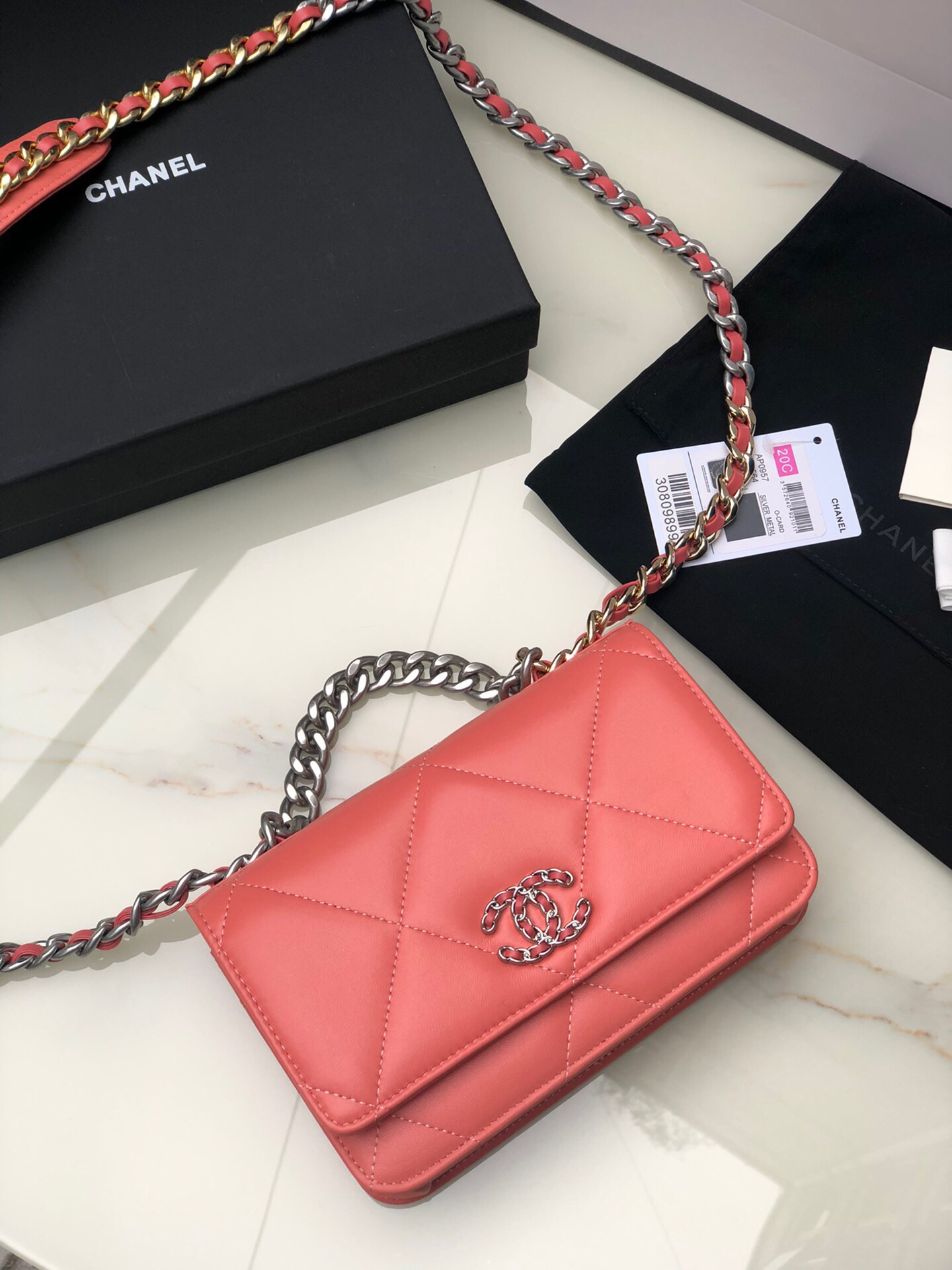 CHANEL 19 WALLET ON CHAIN