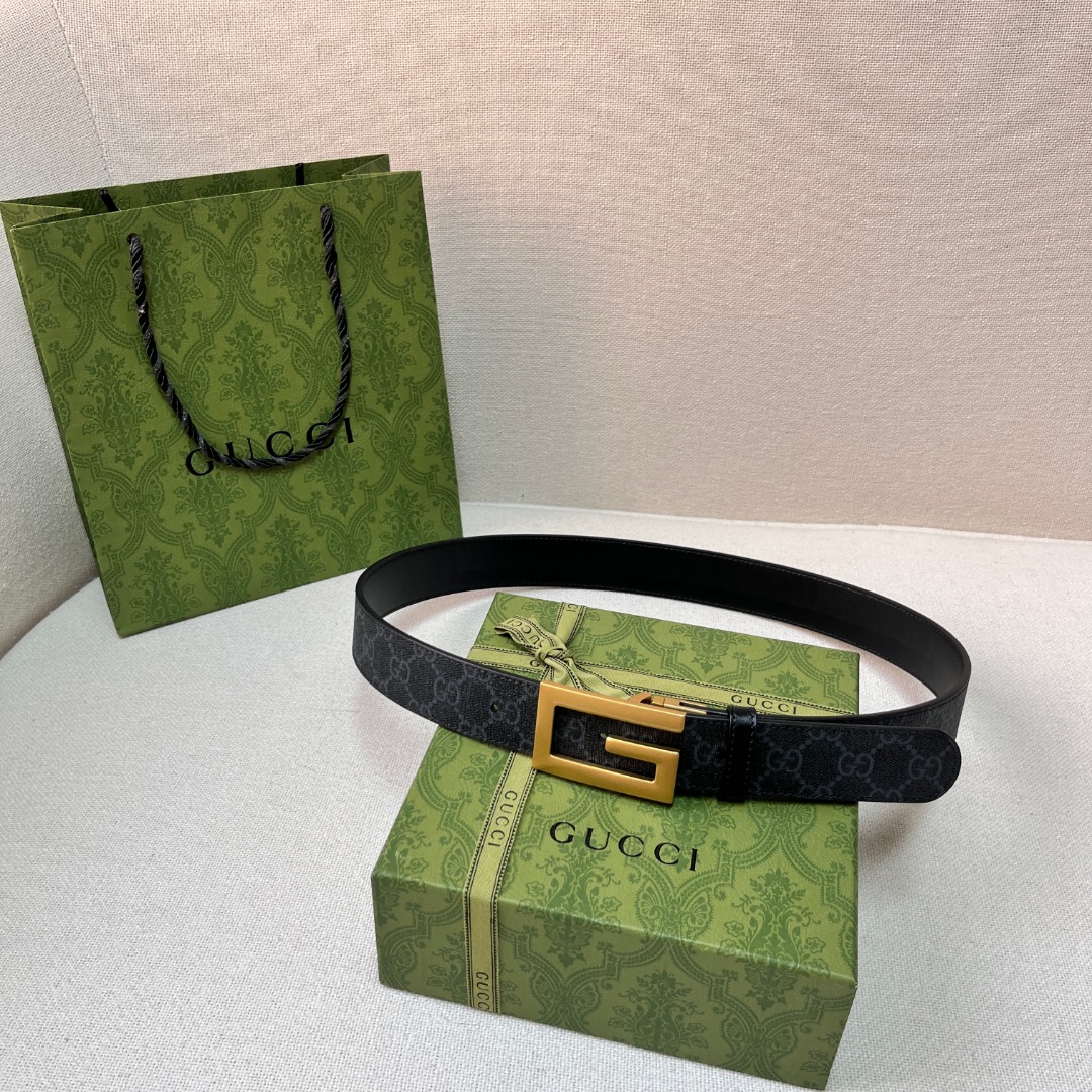 Square G reversible leather belt