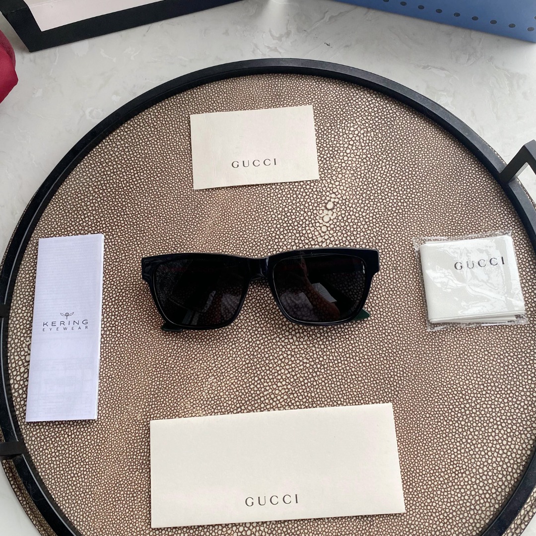 Gucci classic sunglasses