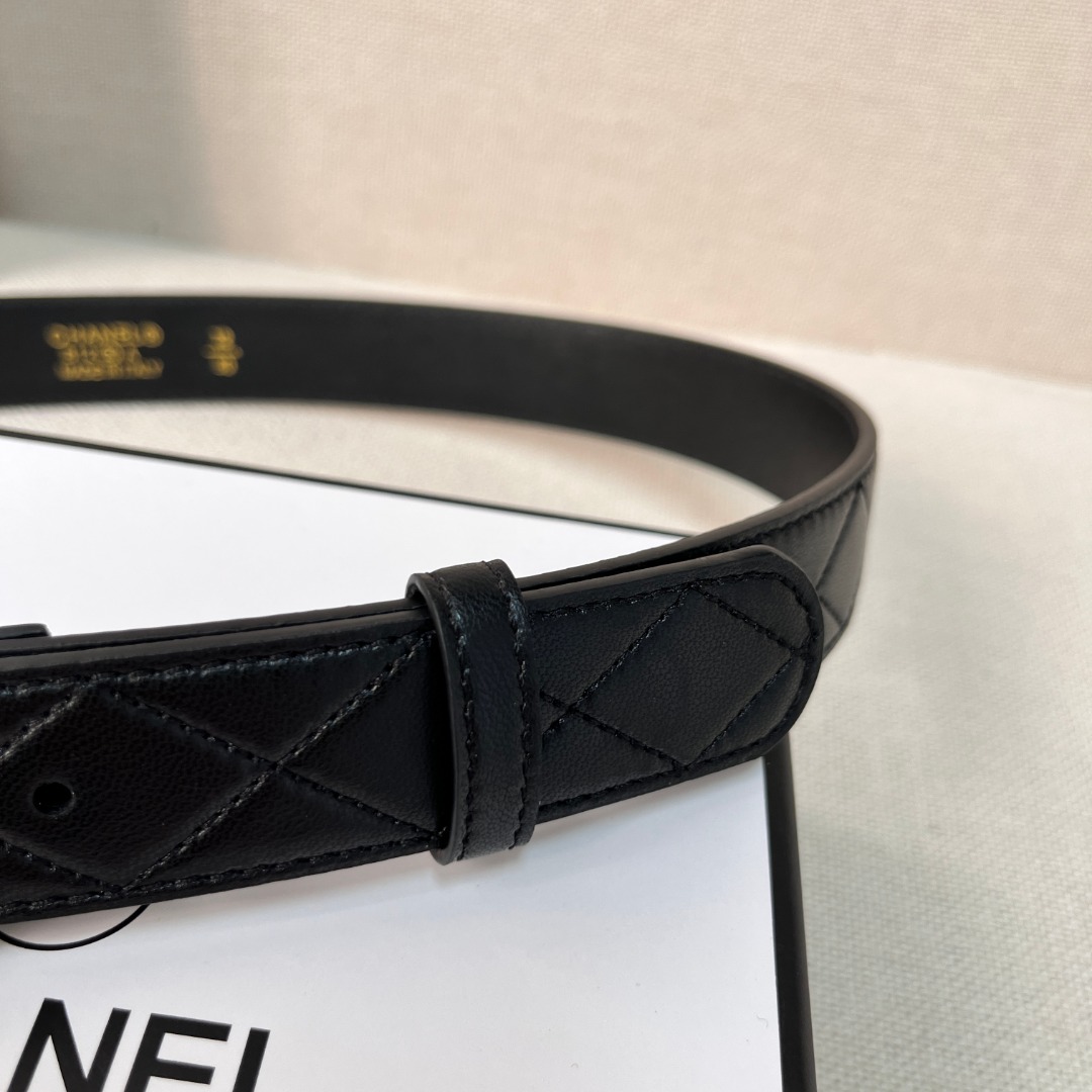 Chanel Gold Chain & Black Quilted Leather CC Belt