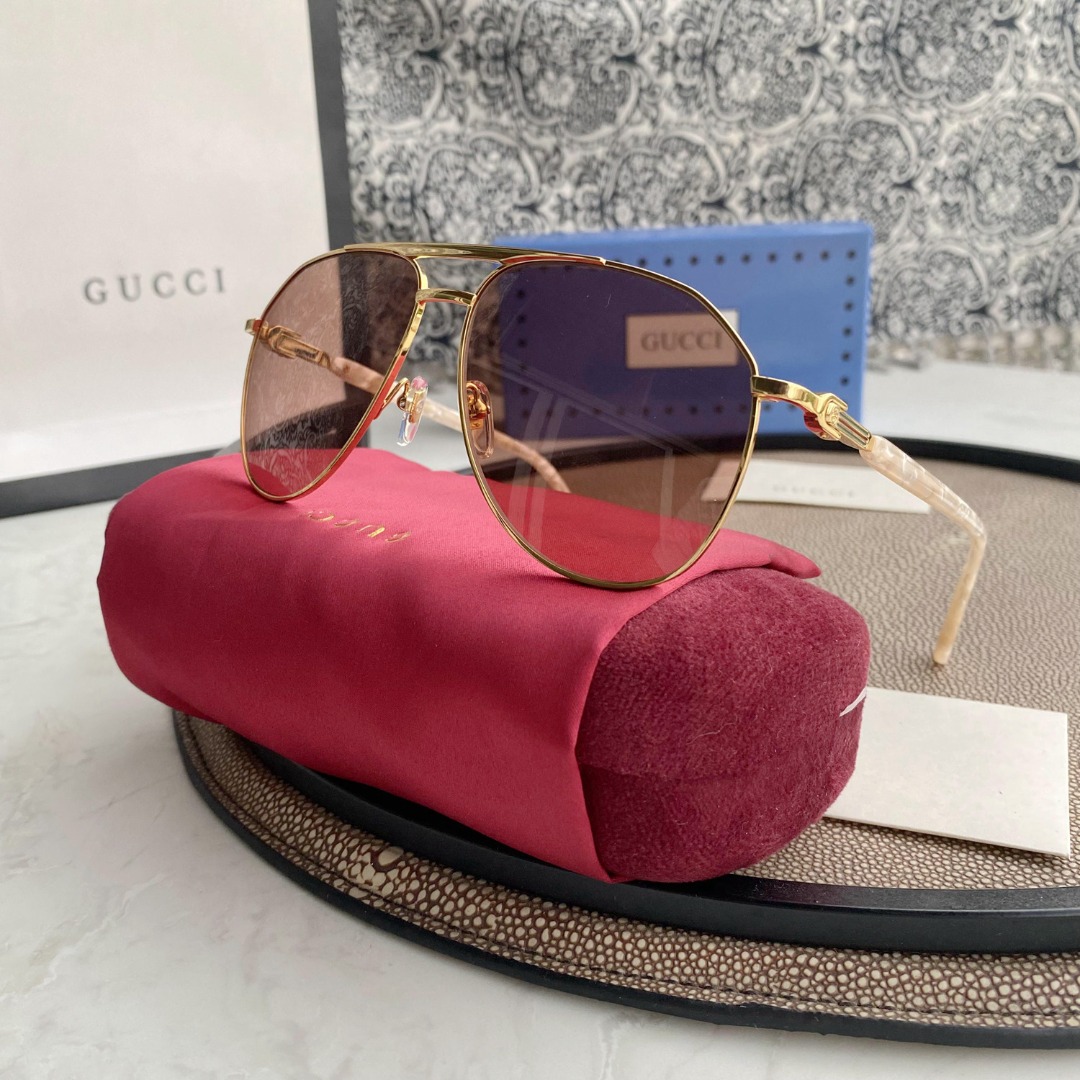 AVIATOR FRAME SUNGLASSES