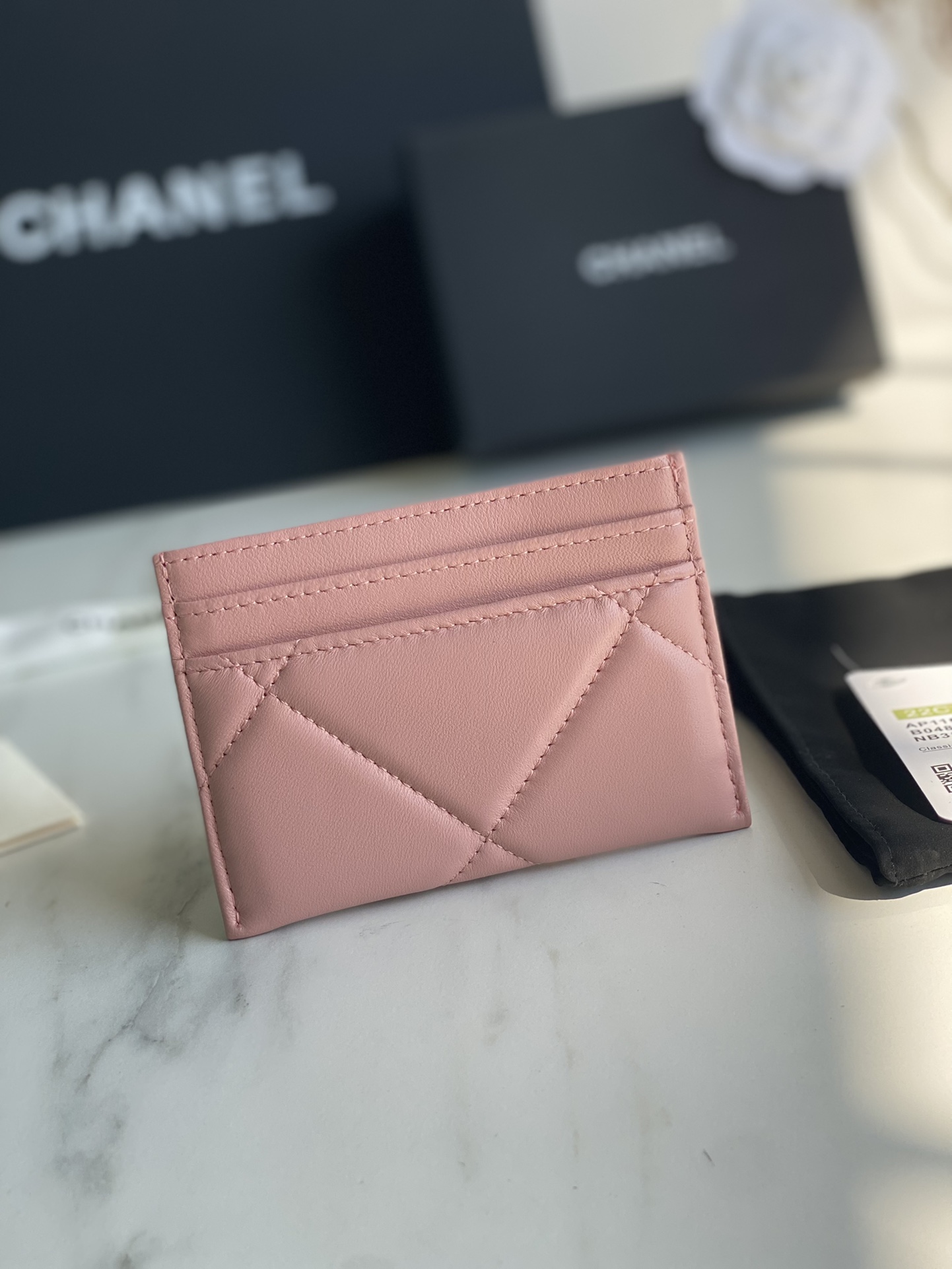 CHANEL 19 CARD HOLDER