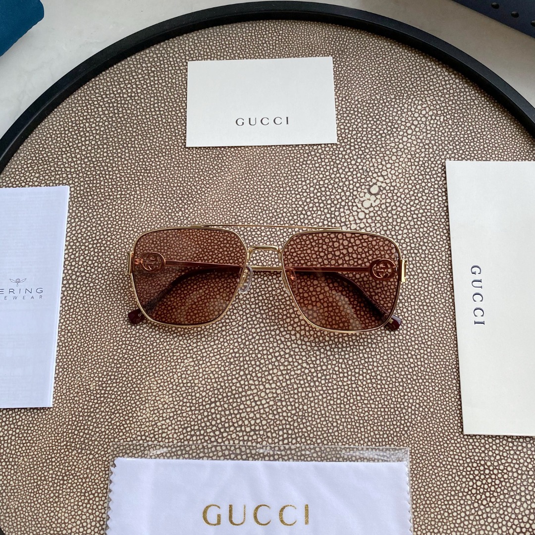 GUCCI Navigator frame sunglasses