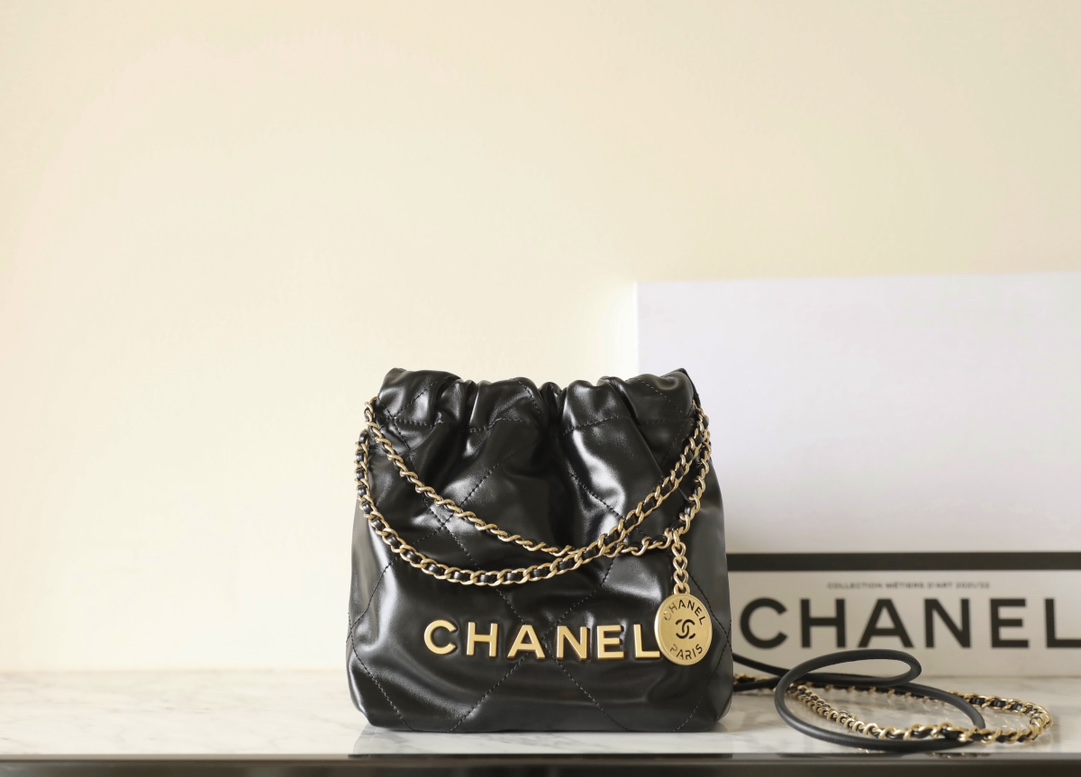 Chanel 22 mini bag