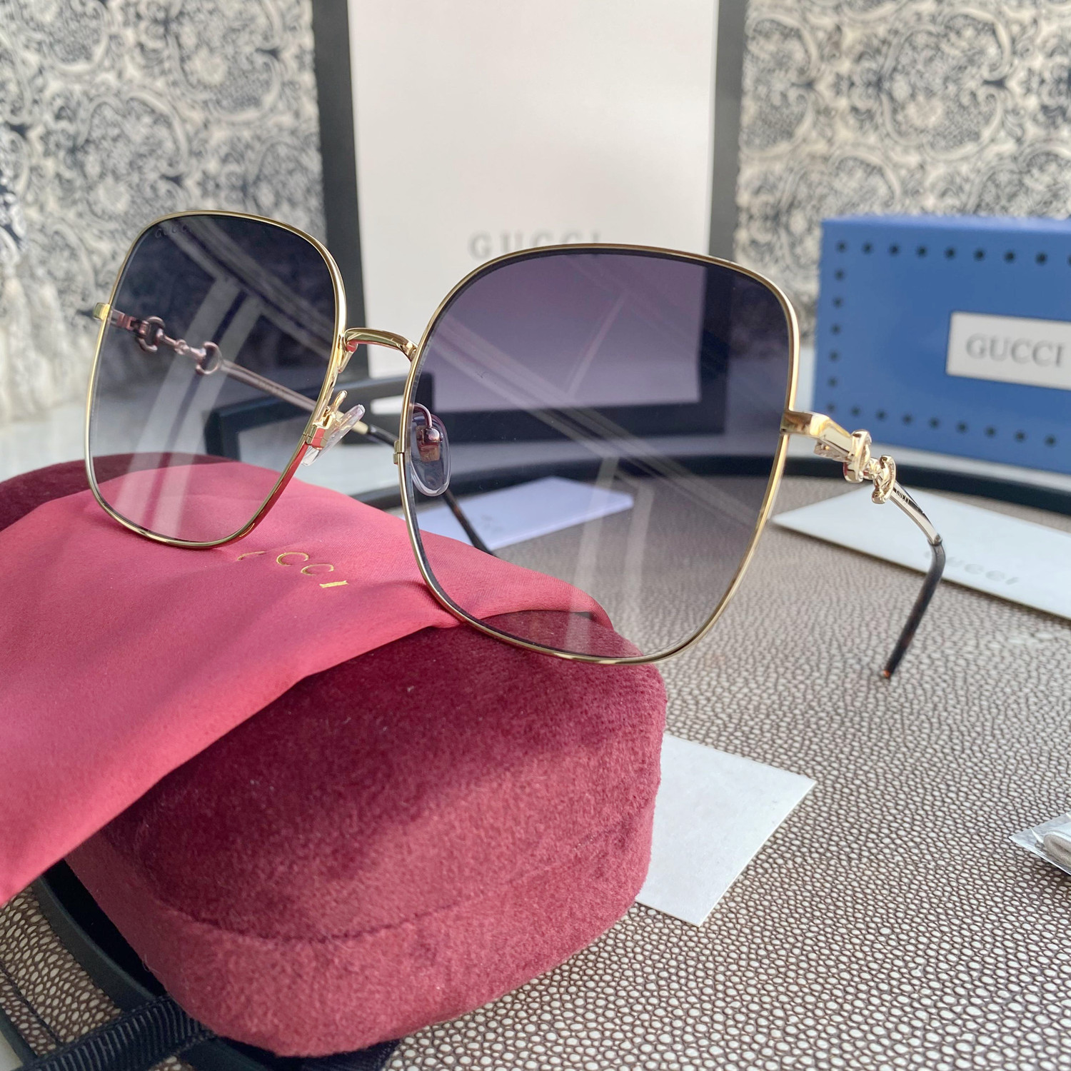 SQUARE-FRAME SUNGLASSES