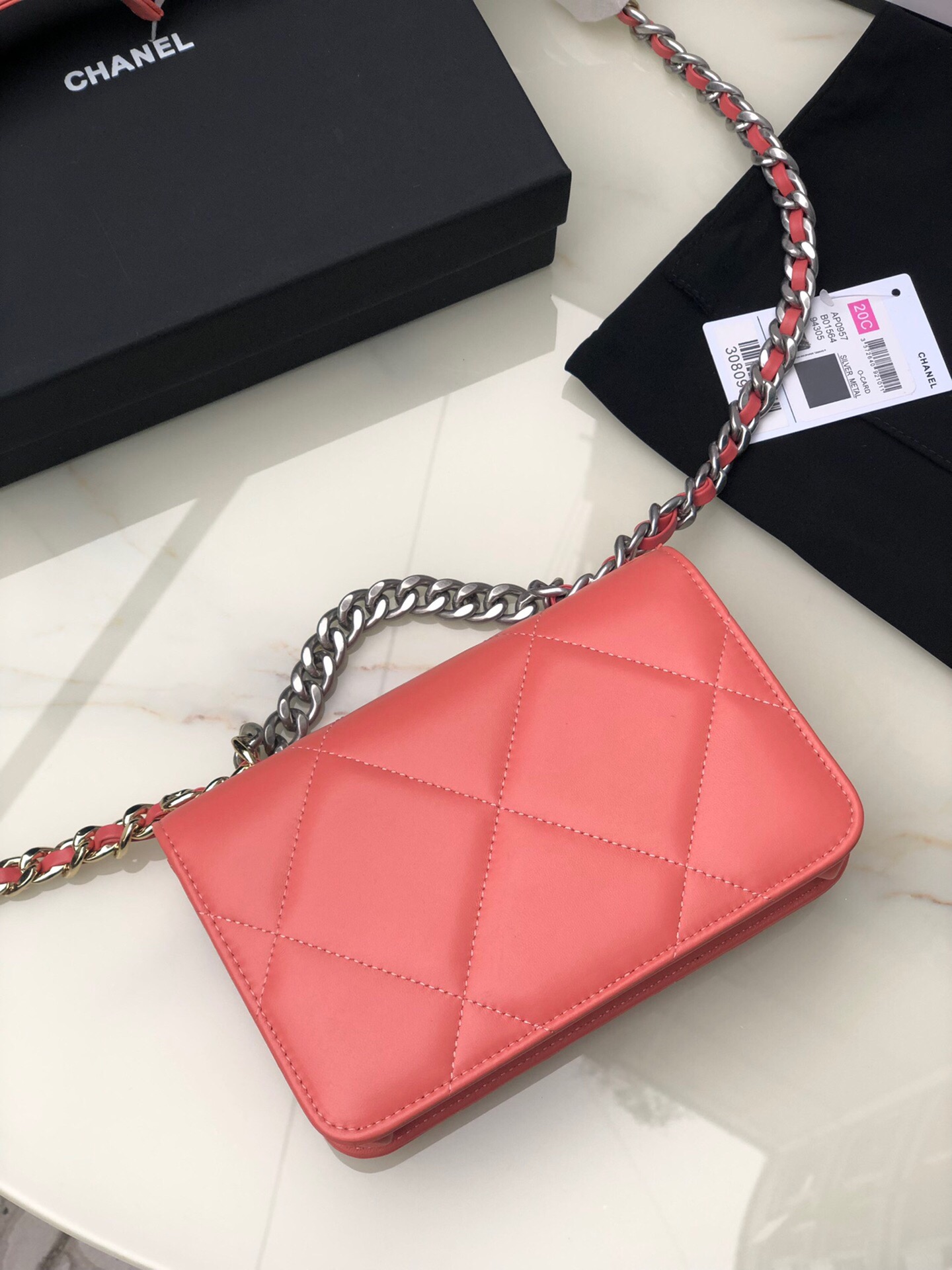 CHANEL 19 WALLET ON CHAIN