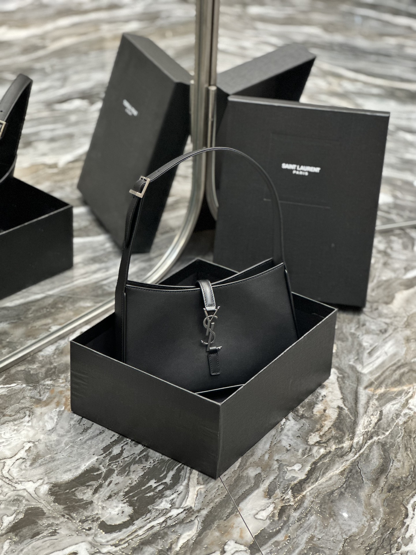 LE 5 À 7 HOBO BAG IN SILK SATIN