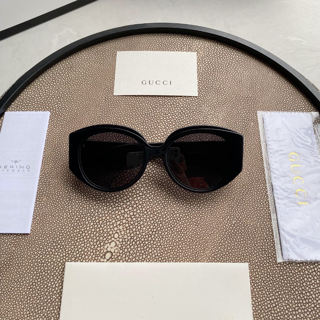 OVERSIZED ROUND SUNGLASSES