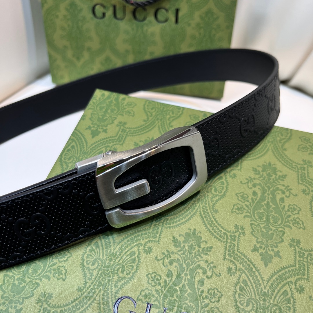 Square G reversible leather belt