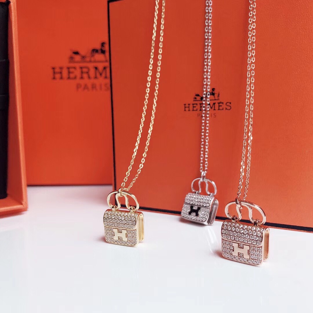 Hermès Amulettes Constance Pendant