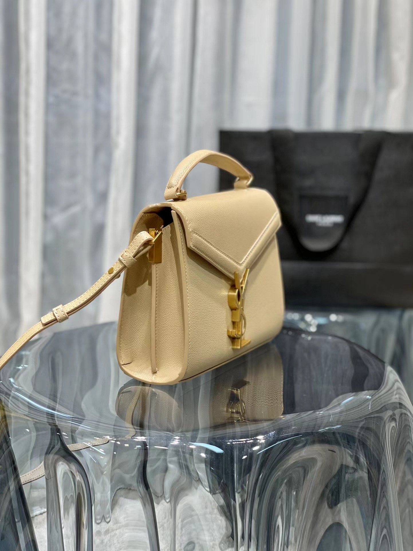 KATE MEDIUM REVERSIBLE CHAIN BAG