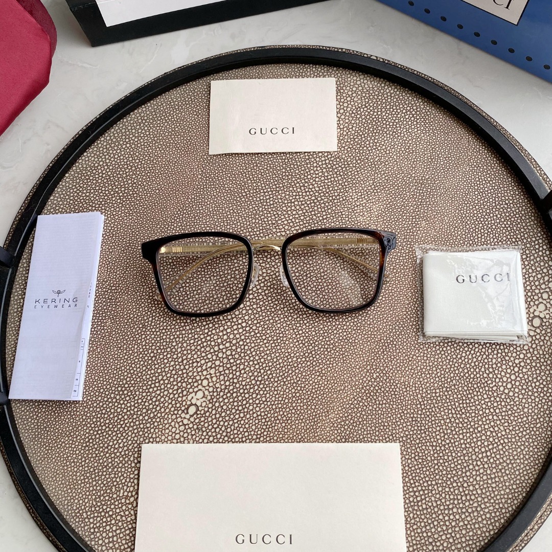 Gucci Eyewear square tinted sunglasses