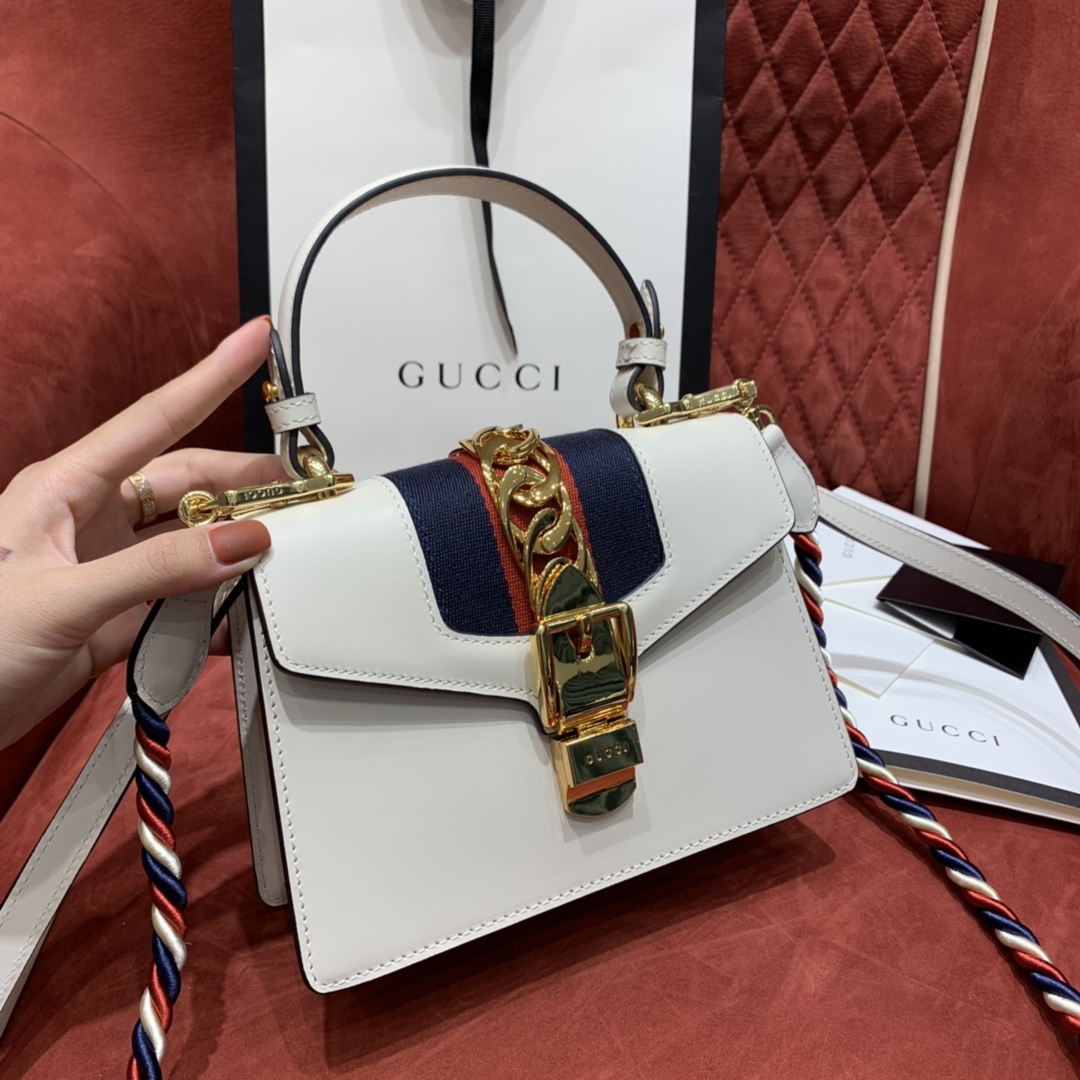 𝙂𝙪𝙘𝙘𝙞 𝙎𝙮𝙡𝙫𝙞𝙚