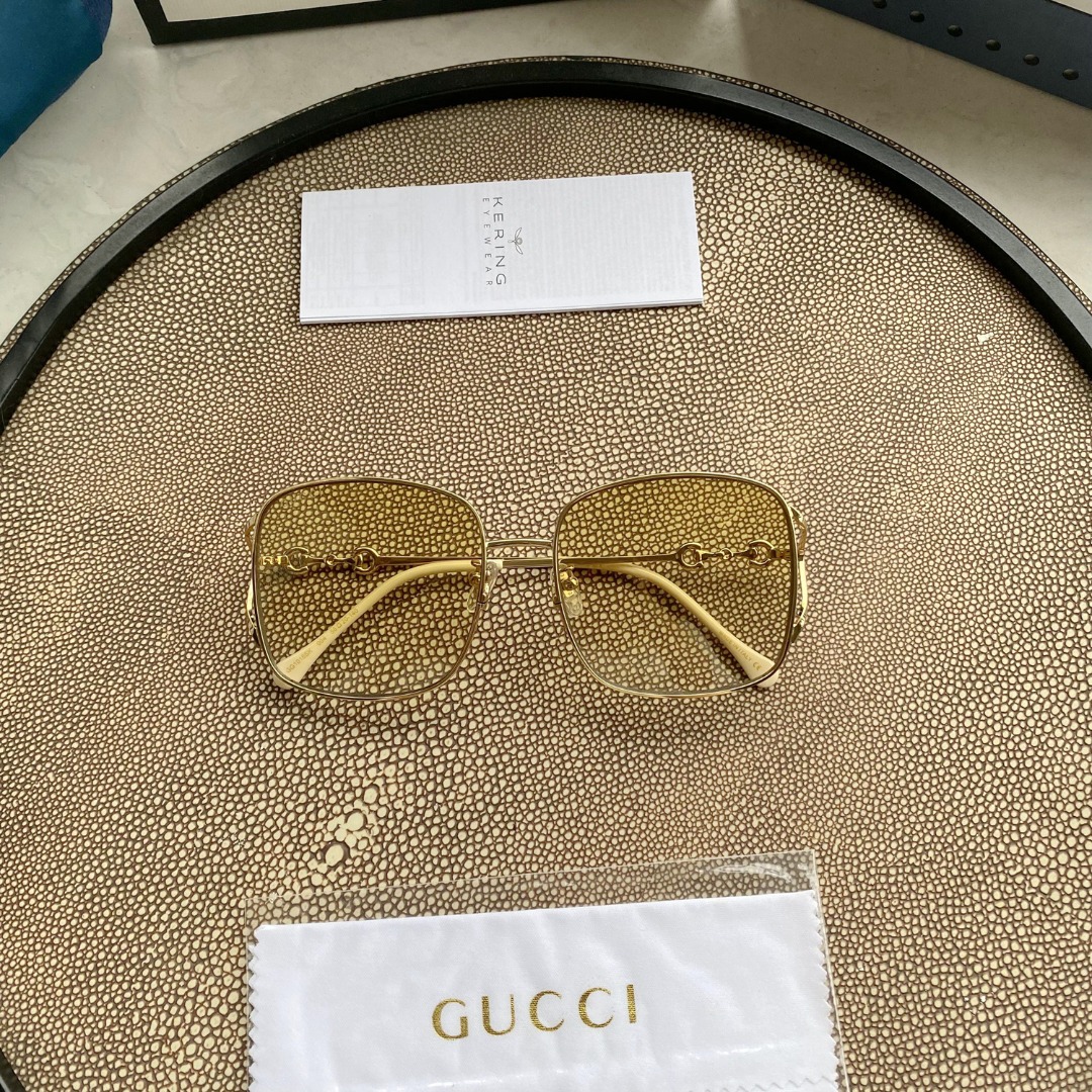 GUCCI GG0724S 001 WITH DETACHABLE JEWELLERY CHARMS