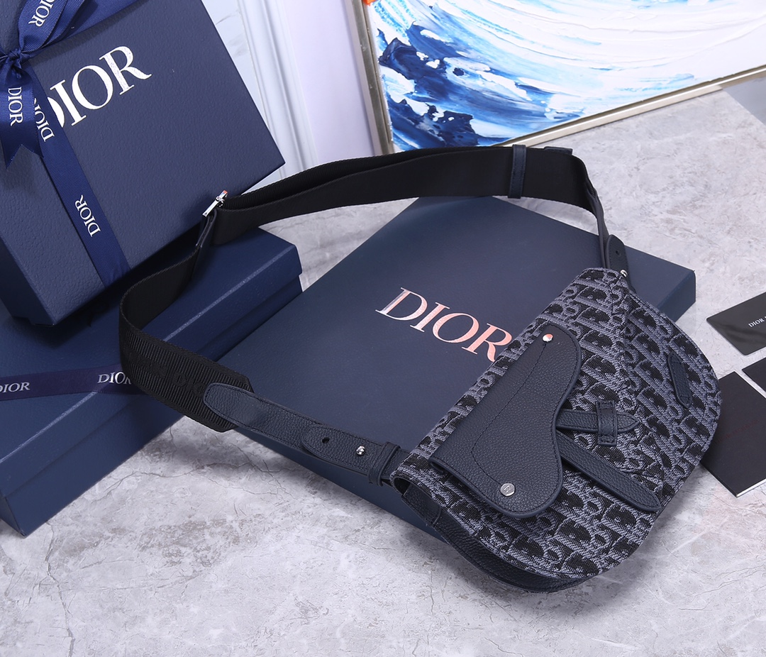 Dior Saddle Man’s Bag