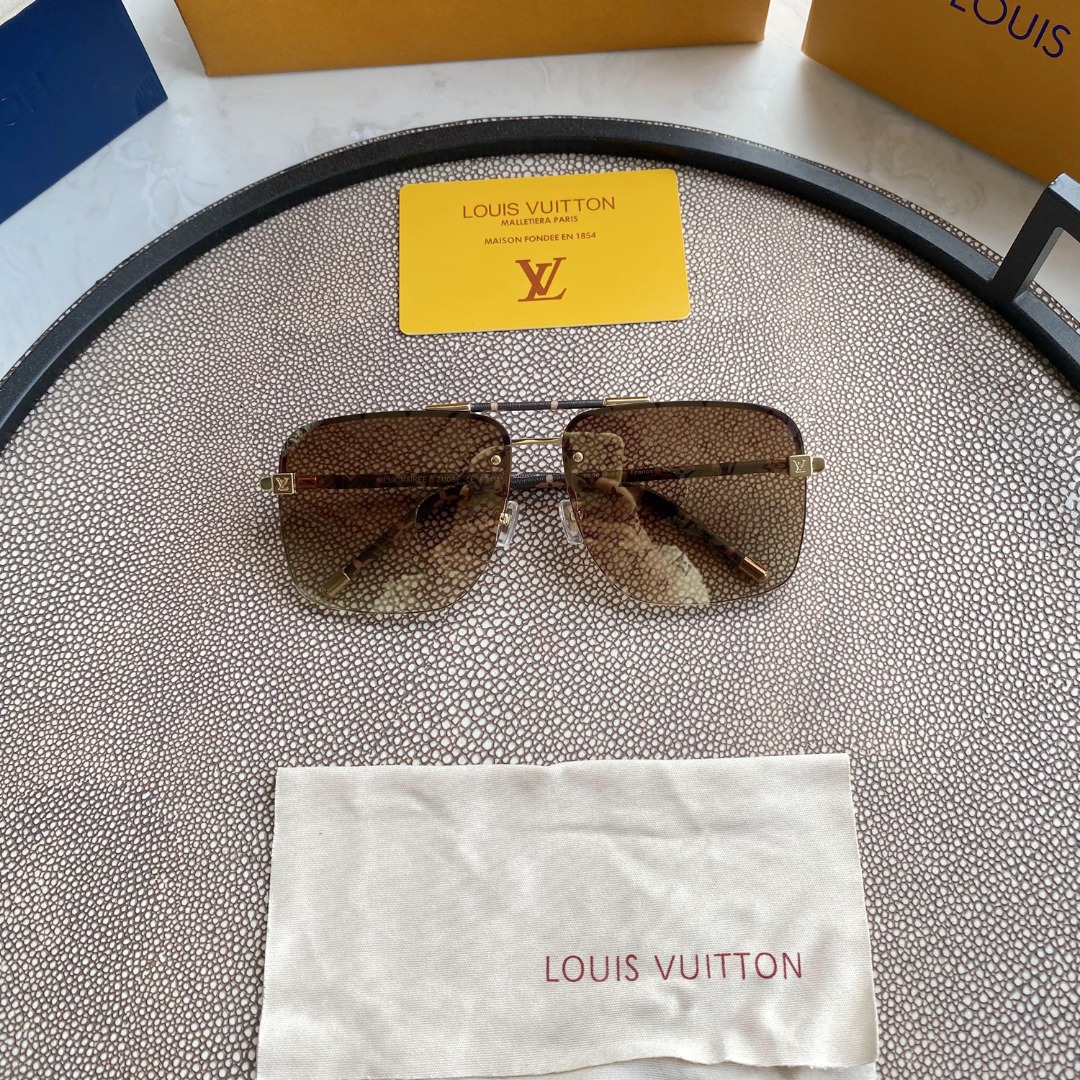 LV GOLD AVIATOR SUNGLASSES
