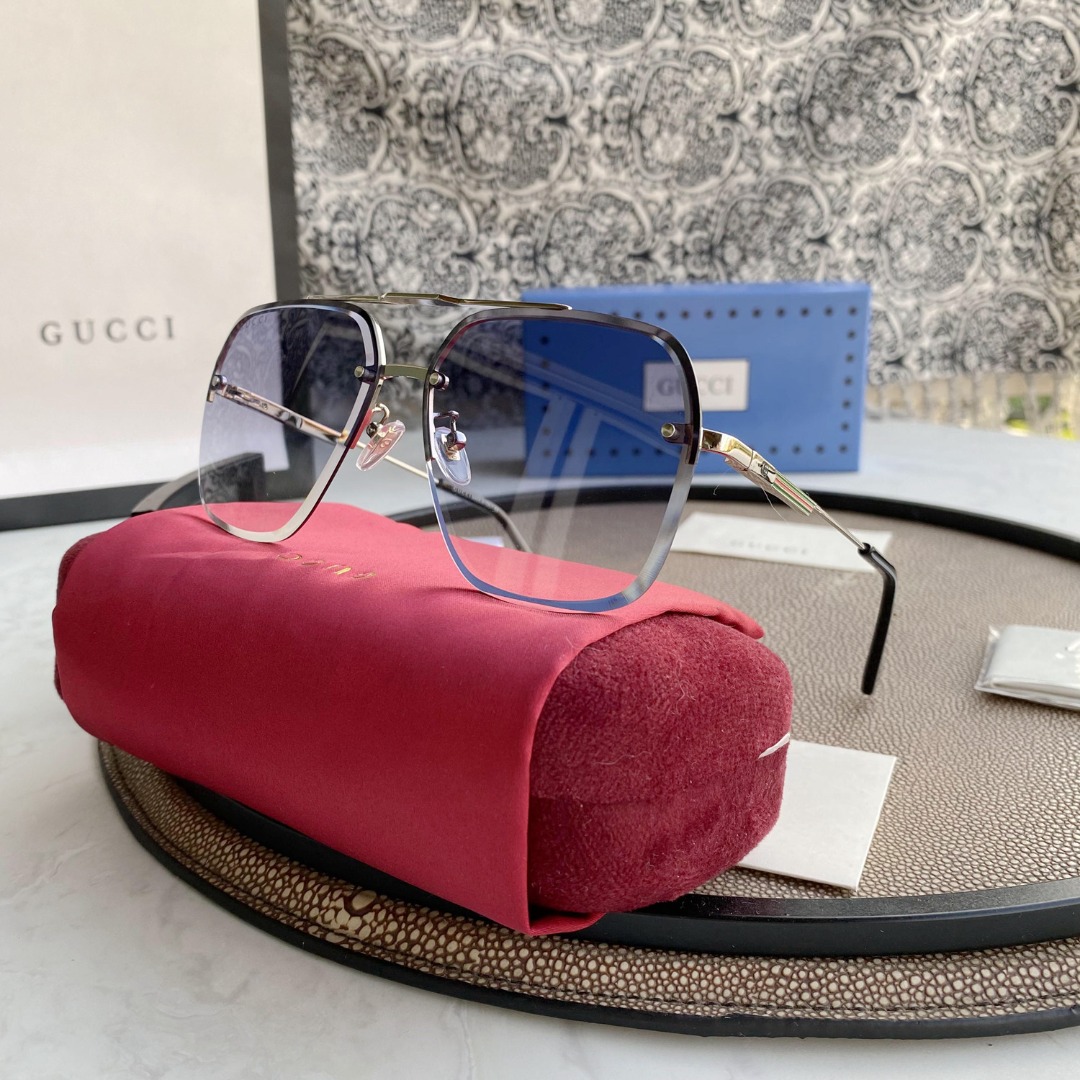 GUCCI SUNGLASSES