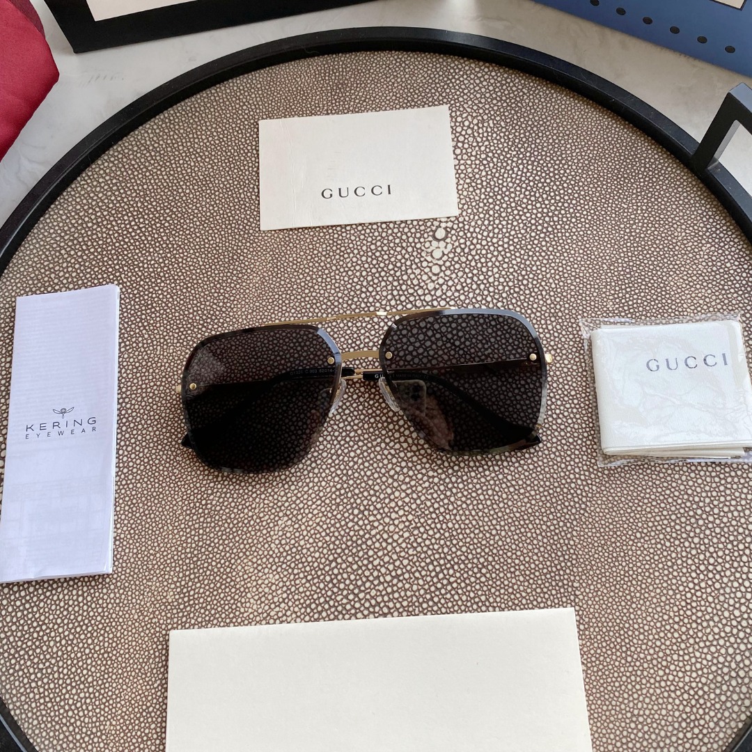 GUCCI SUNGLASSES