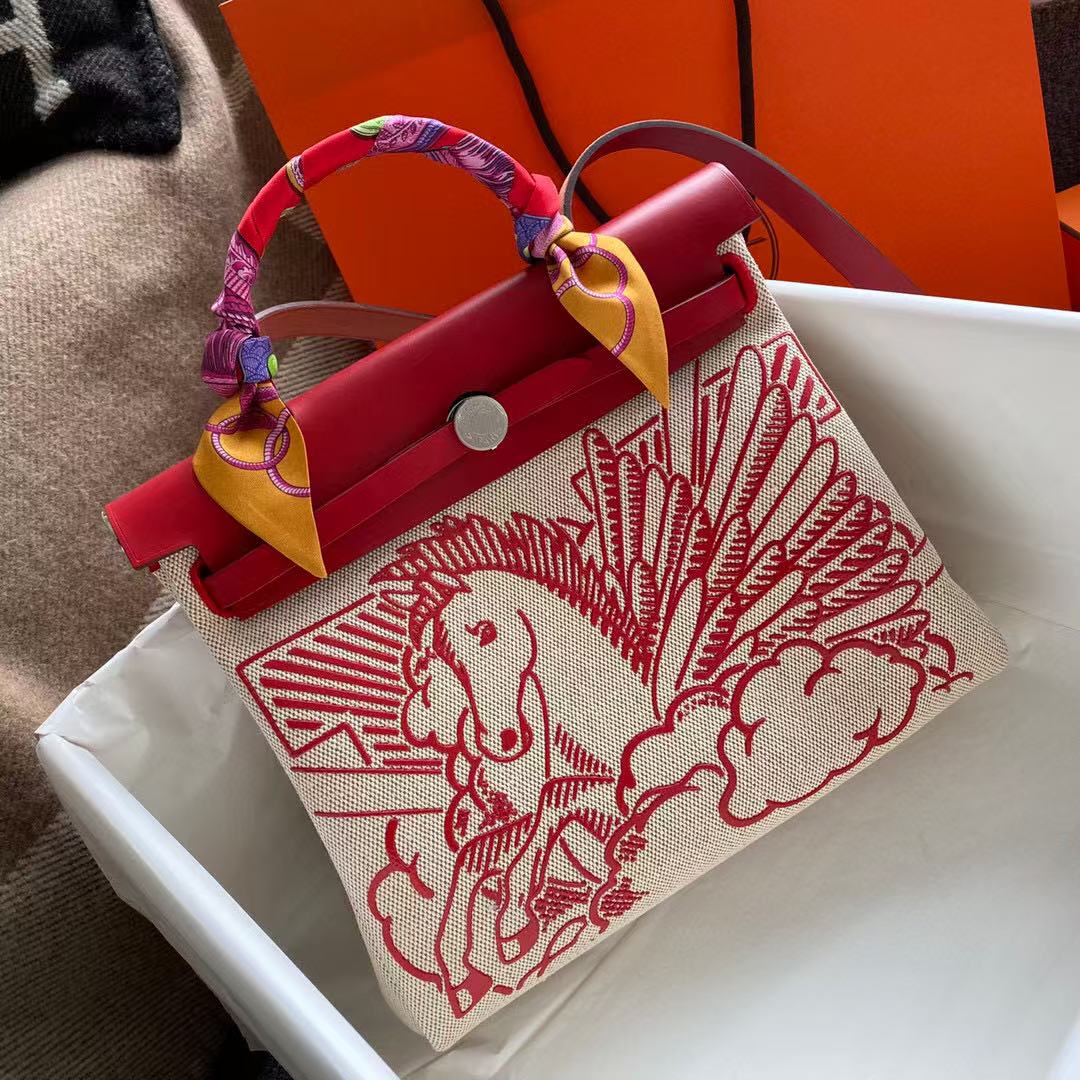 Hermès Herbag 31 Roturnme Pegase en rouge