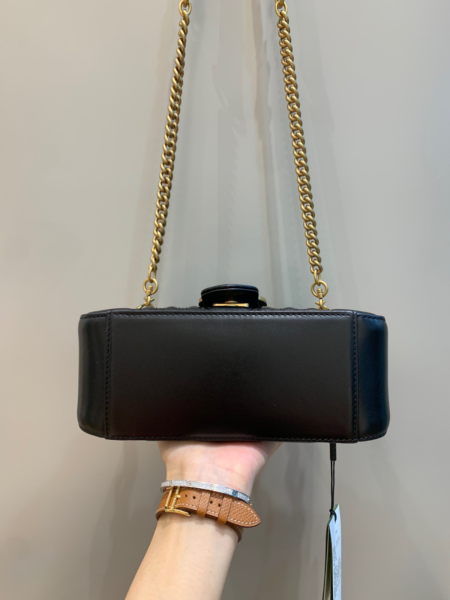 Classic handle bag