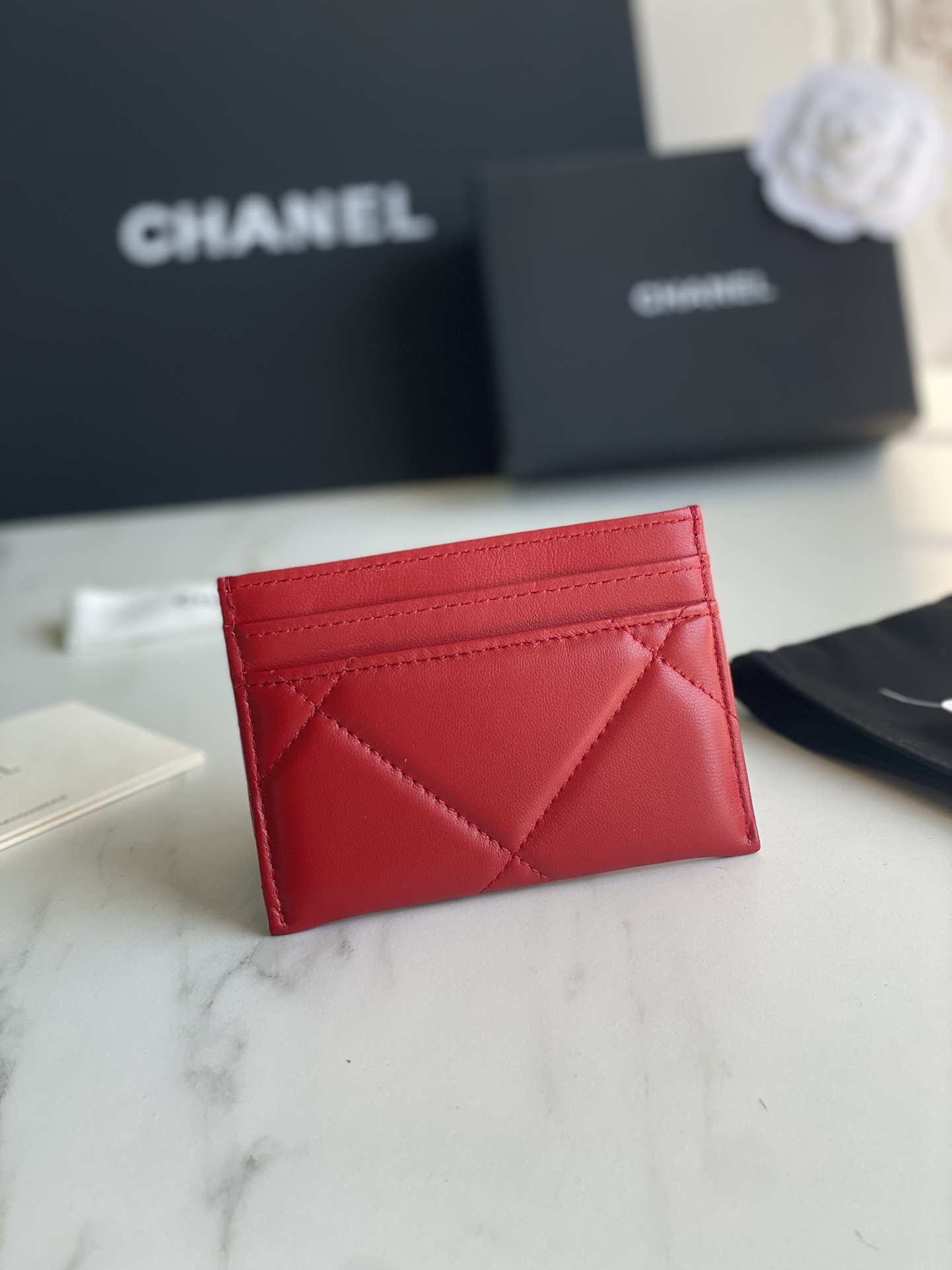 CHANEL 19 CARD HODLER