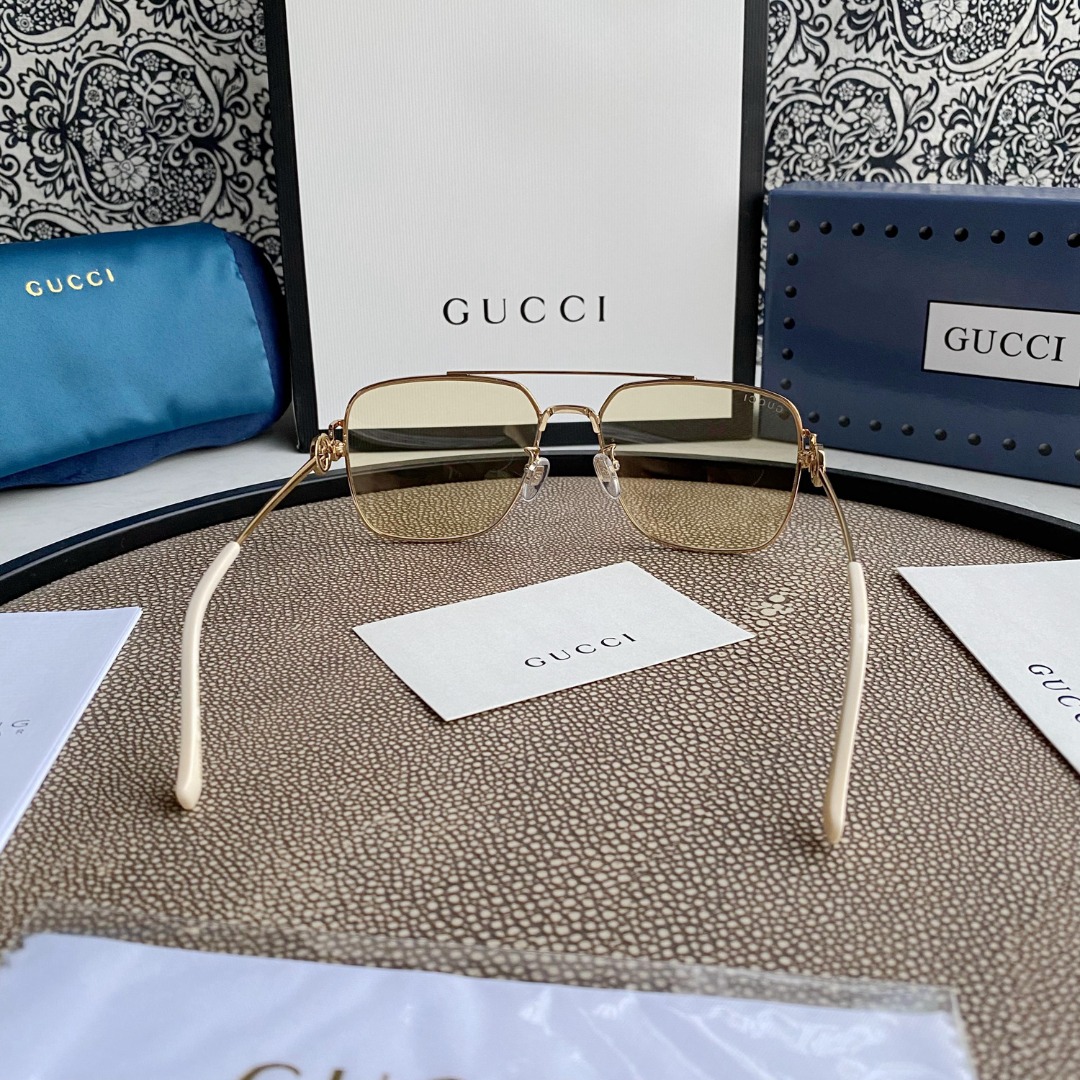 GUCCI Navigator frame sunglasses