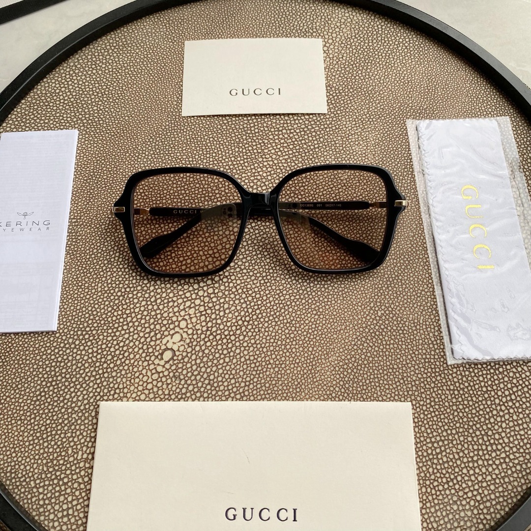 RECTANGULAR FRAME SUNGLASSES