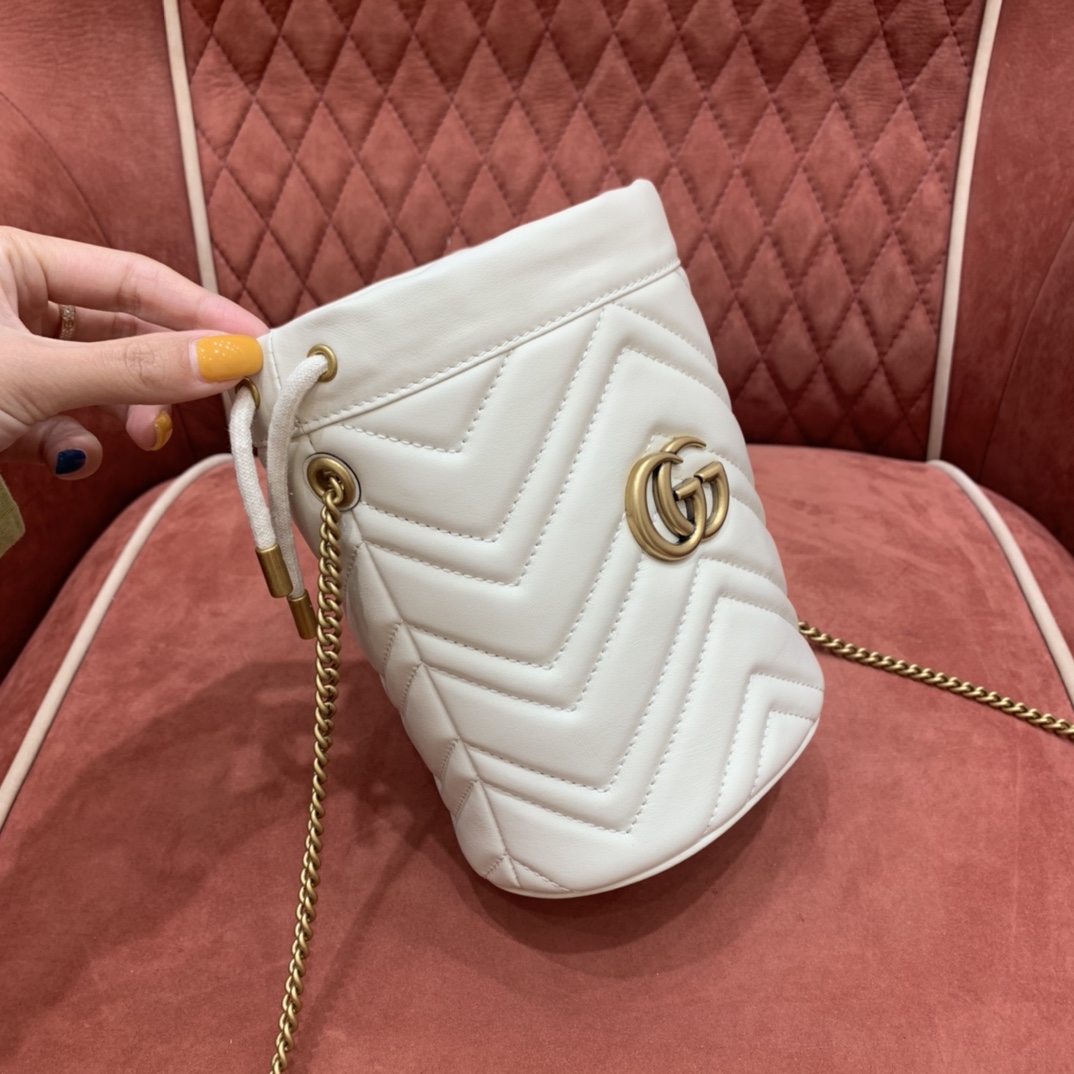 𝙂𝙪𝙘𝙘𝙞 𝙢𝙖𝙧𝙢𝙤𝙣𝙩