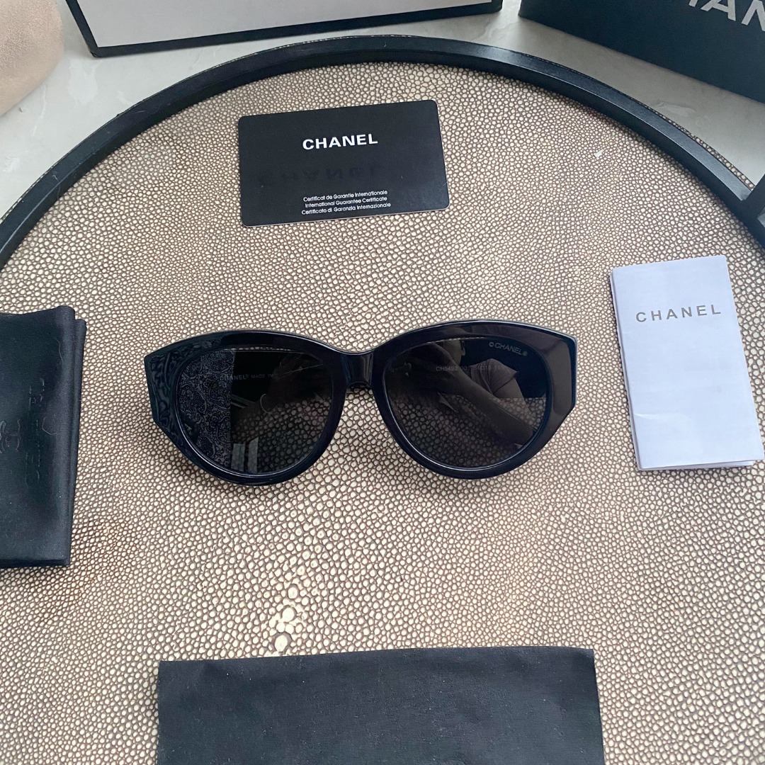 CHANEL Sunglasses