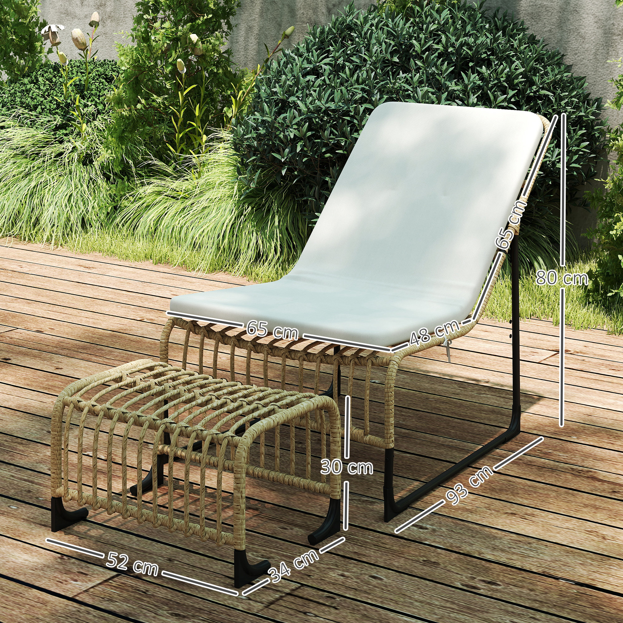 Outsunny Rattan Relaxfauteuil met Voetenbank UV-bestendig Tuinfauteuil met Kussen en Banden 65 x 93 x 80 cm Natuurhout