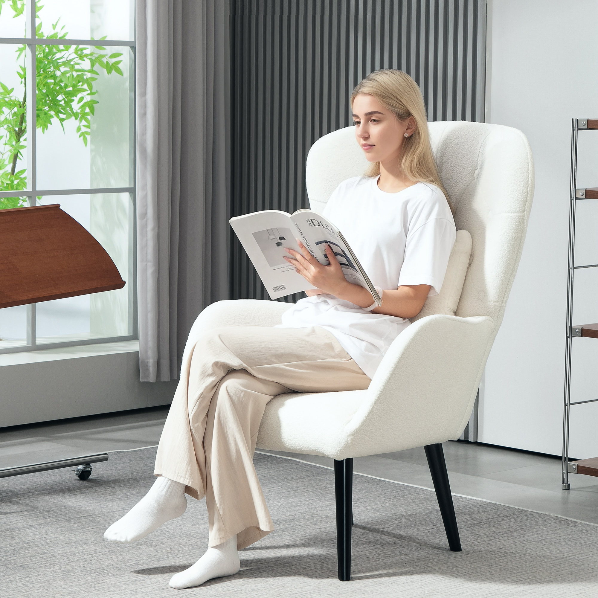 HOMCOM Gestoffeerde Stoel met Ruitstiksel, Bekleding van Teddystof, met Decoratief Kussen, 88 x 75 x 106 cm, Wit