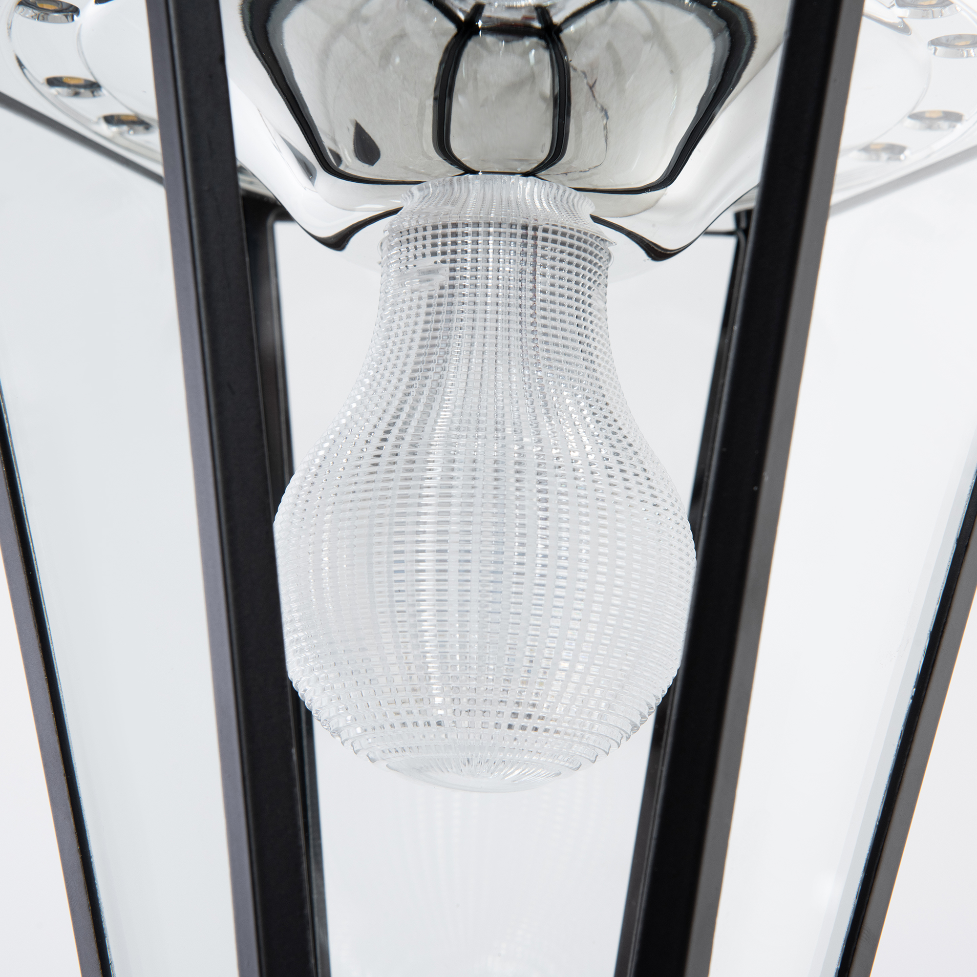 Outsunny Solar Tuinlantaarn Lantaarn Tuinlamp Pad Licht met 19 LED 130 Lumen 3000K Aluminium Gehard Glas Zwart 22 x 22 x 194 cm