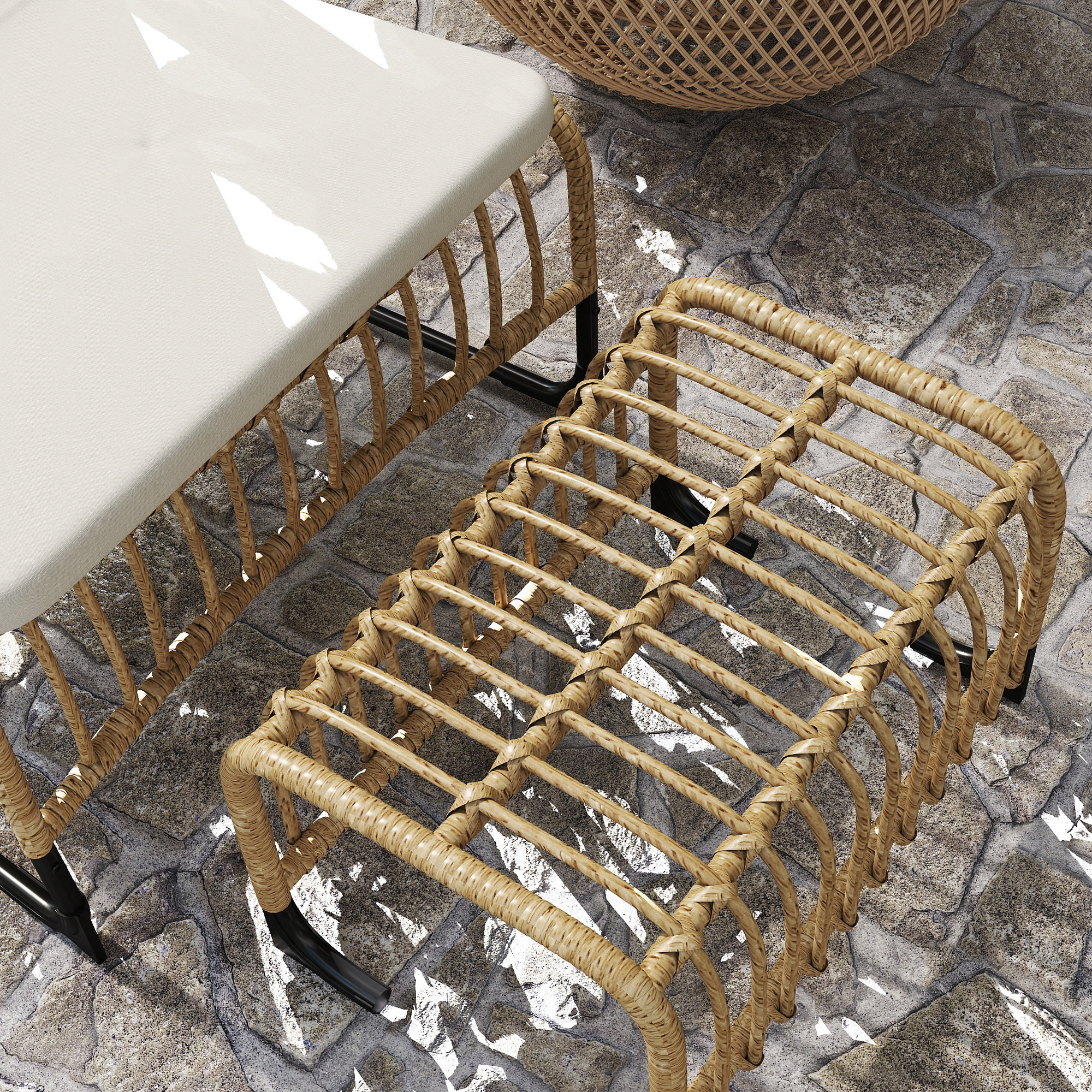 Outsunny Rattan Relaxfauteuil met Voetenbank UV-bestendig Tuinfauteuil met Kussen en Banden 65 x 93 x 80 cm Natuurhout