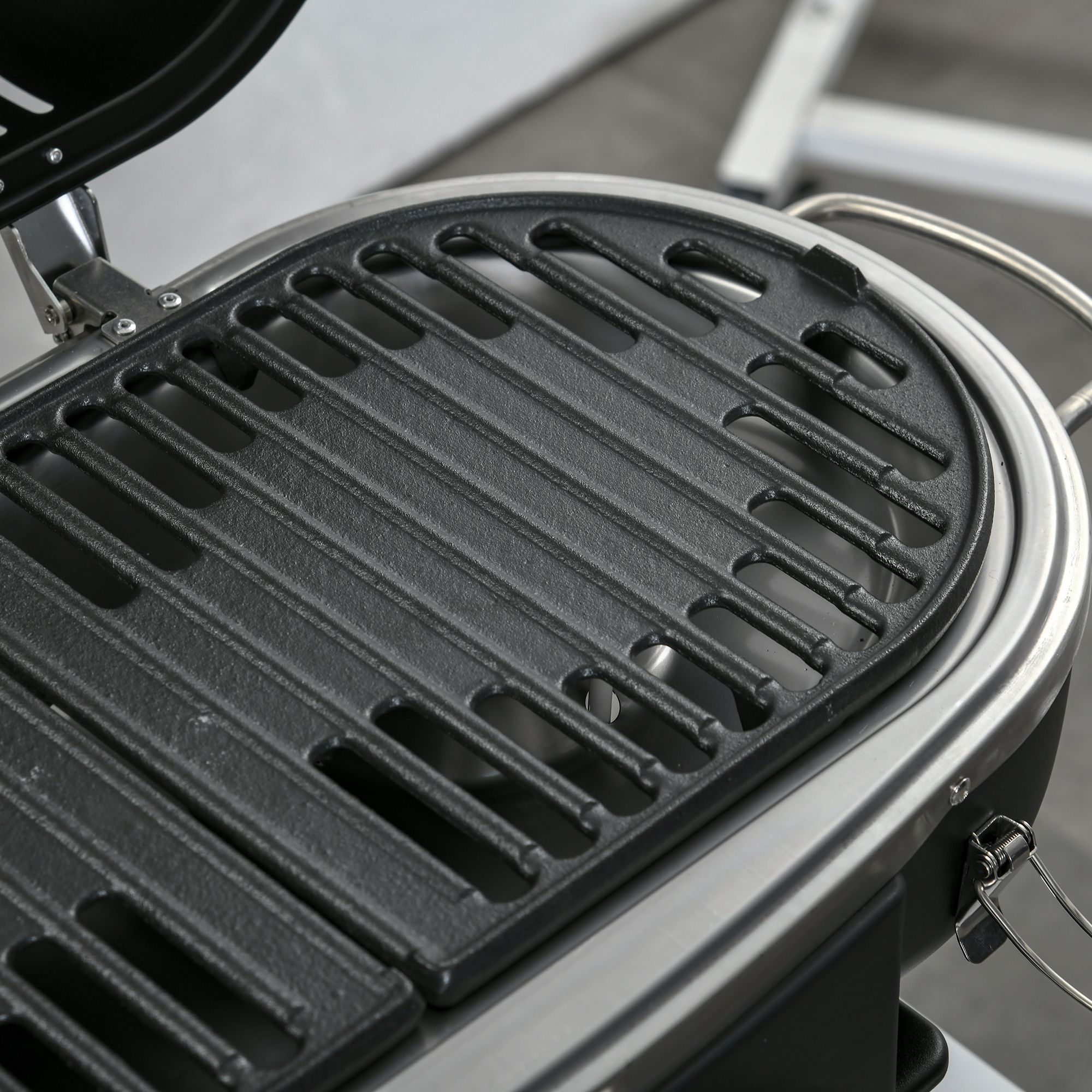 Outsunny Gasbarbecue 2,34 KW Opvouwbaar BBQ Tuinbarbecue incl 2 Roestvrijstalen Branders Drukverminderaar 66 x 34,5 x 37 cm Zwart