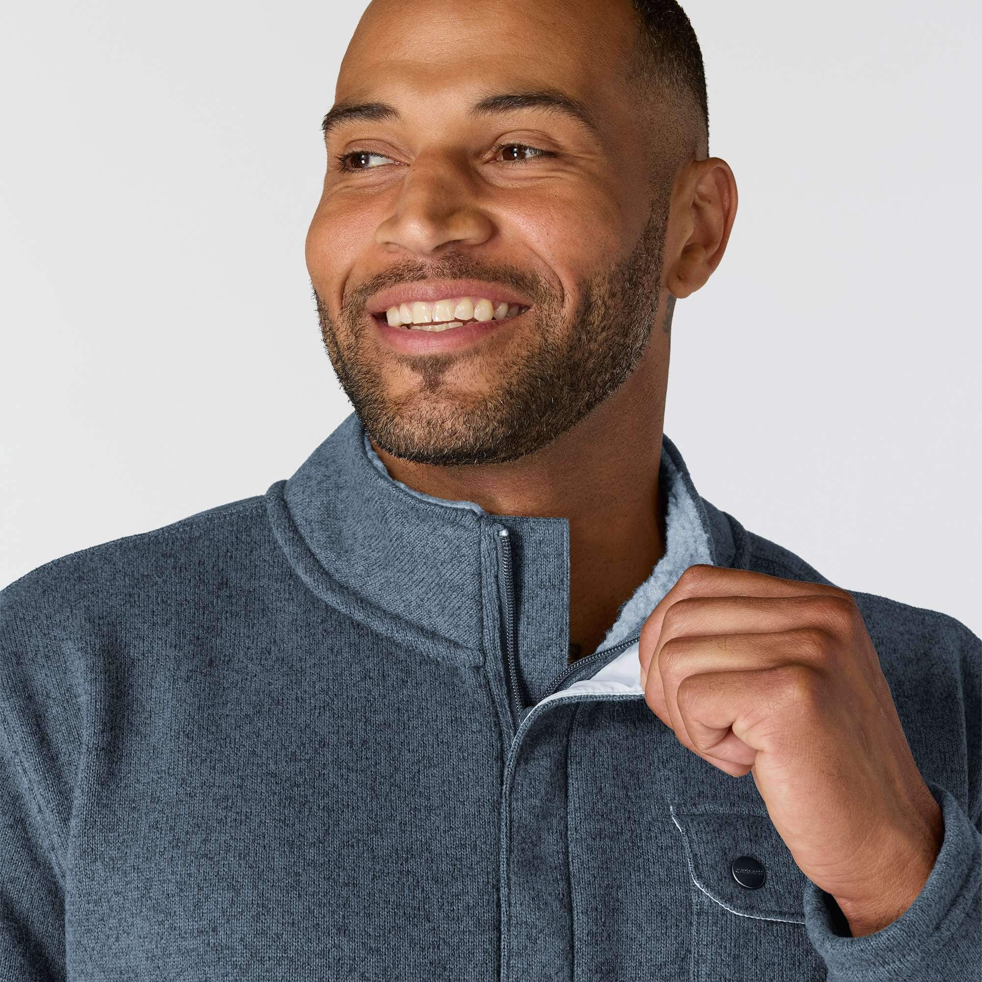 Relaxed Fit Midweight Quarter-Zip Pocket Sweater Fleece