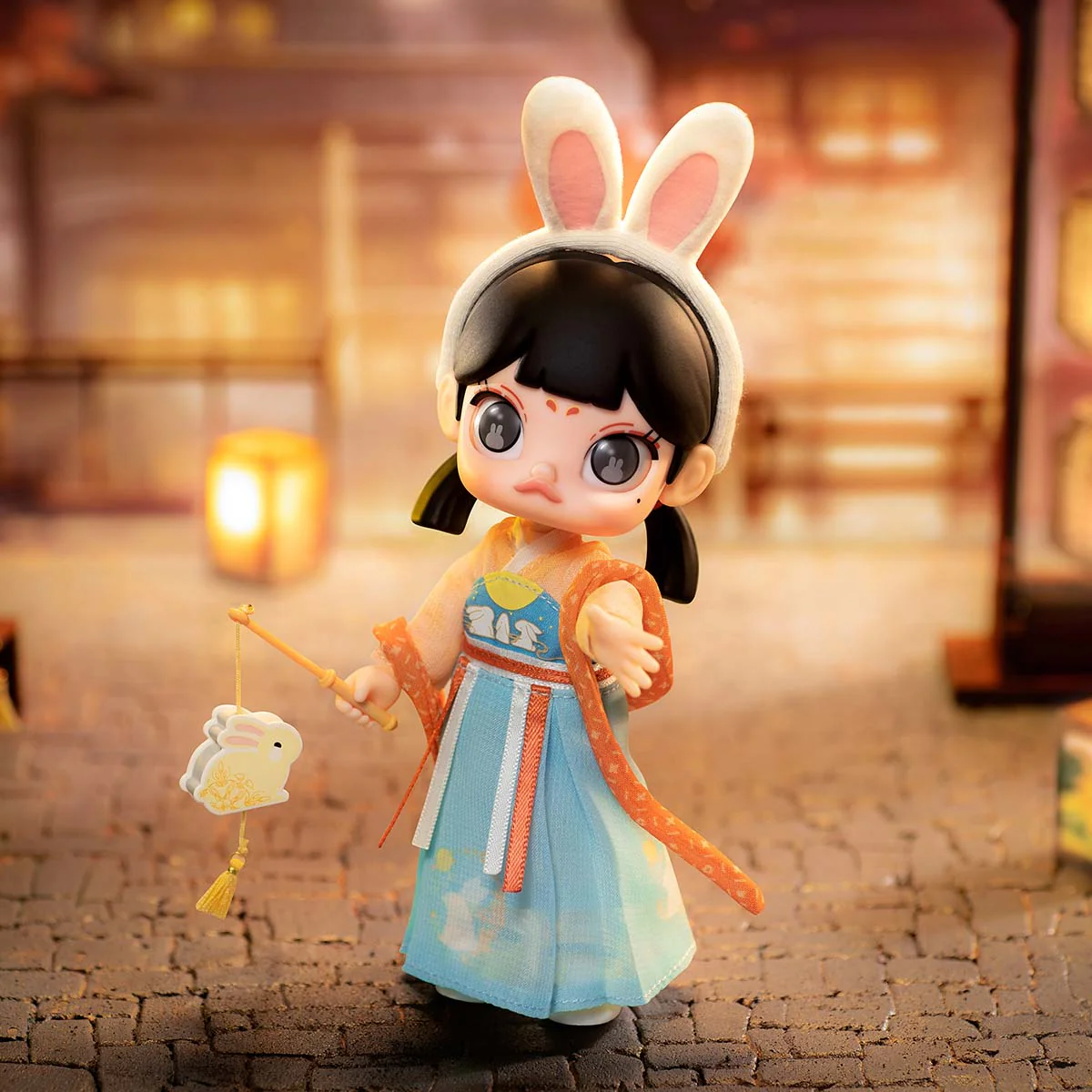 POP MART MOLLY Lantern Show Action Figure