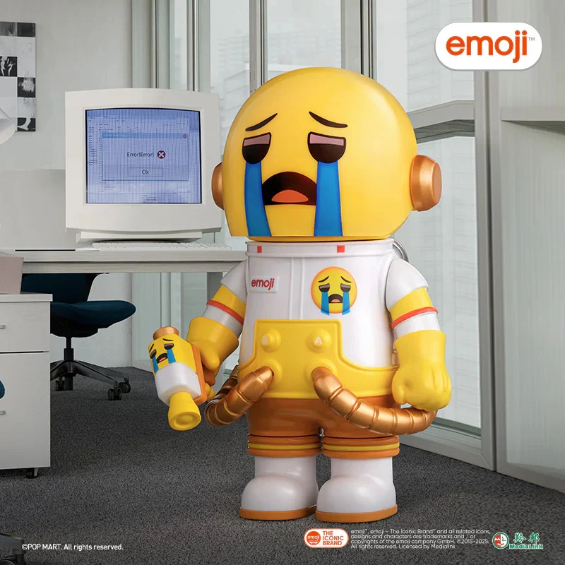POP MART MEGA SPACE MOLLY 100% × emoji™ Series 1 Blind Box