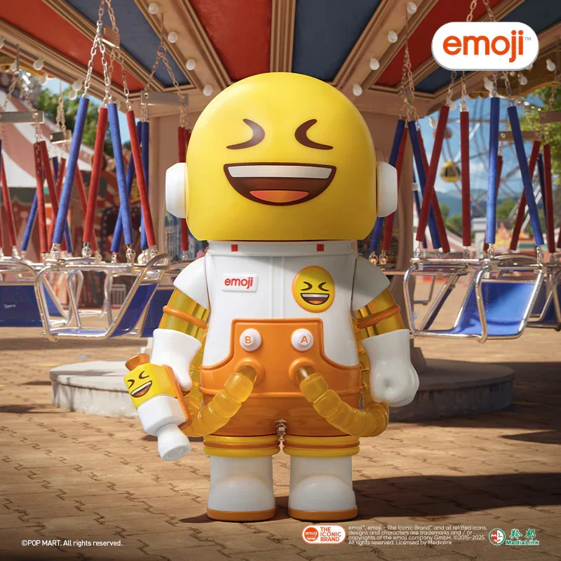 POP MART MEGA SPACE MOLLY 100% × emoji™ Series 1 Blind Box