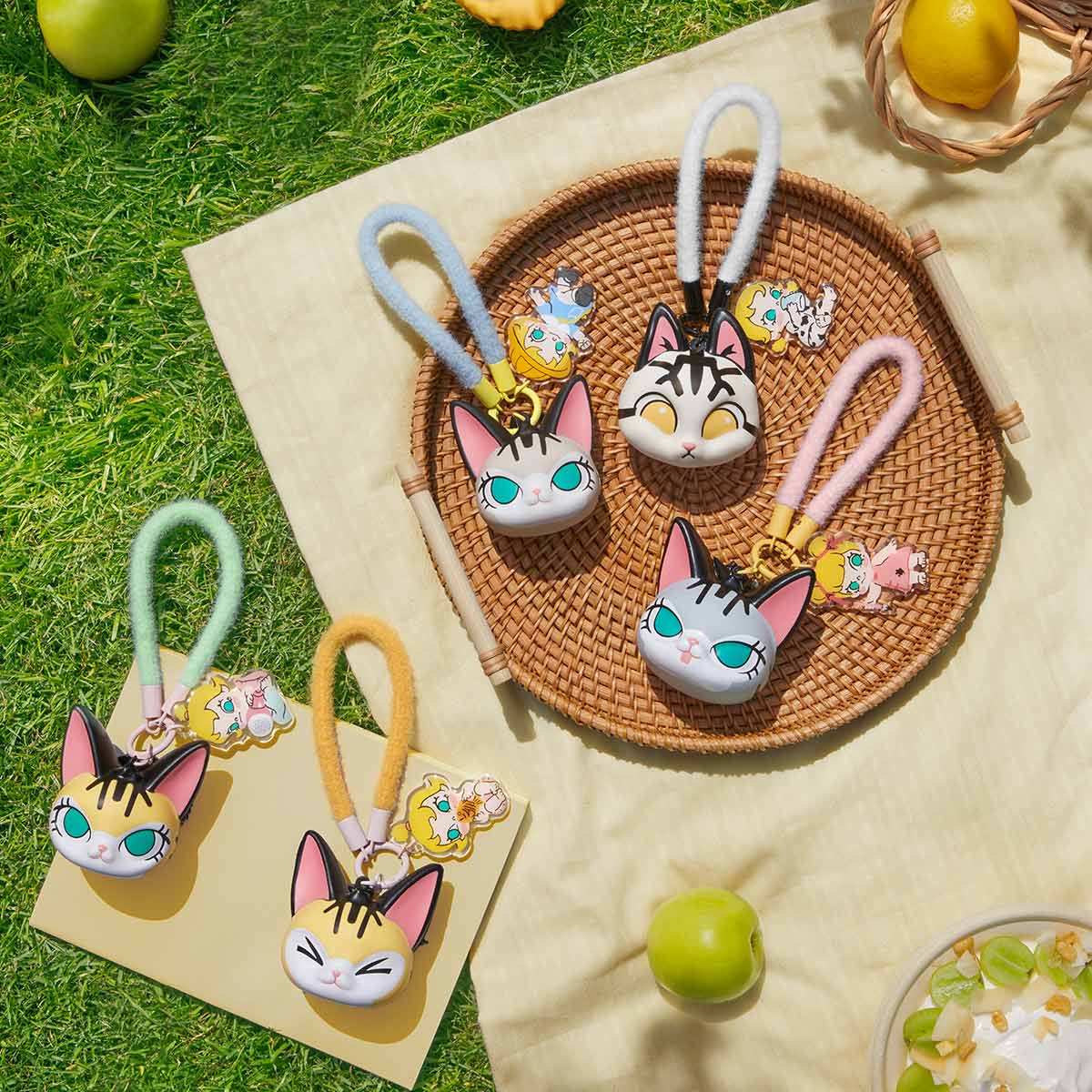 POP MART Baby Molly & Baby Tabby Series-Pinch Pendant 1 Blind Box