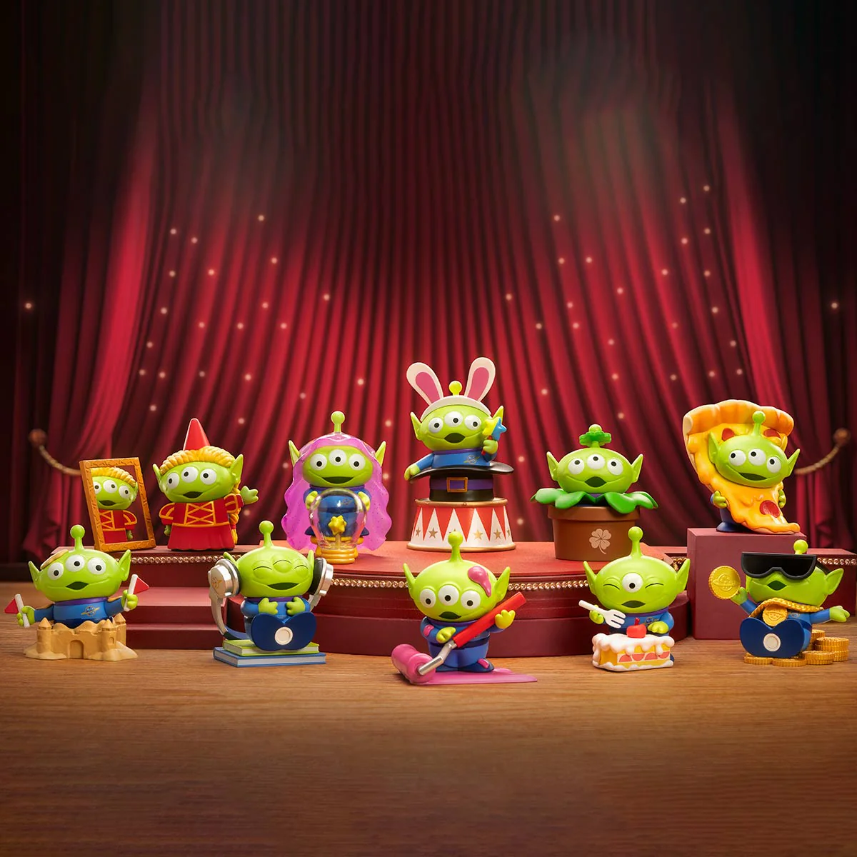 POP MART Disney/Pixar Alien-Immersive Experience Series Figures 1 Blind Box